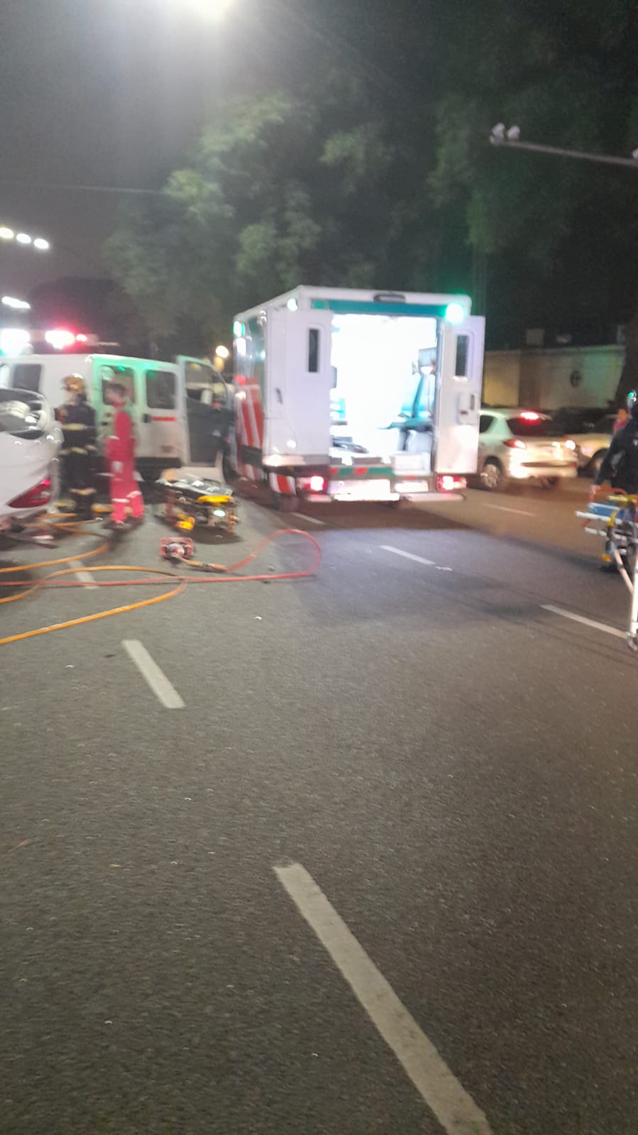 Las víctimas fueron trasladadas por ambulancias hasta hospitales cercanos