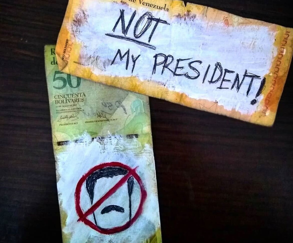 Un billete de protesta y de desconocimiento a la dictadura de Nicolás Maduro en Venezuela. (Foto del Instagram de La Chama que pinta billetes)
