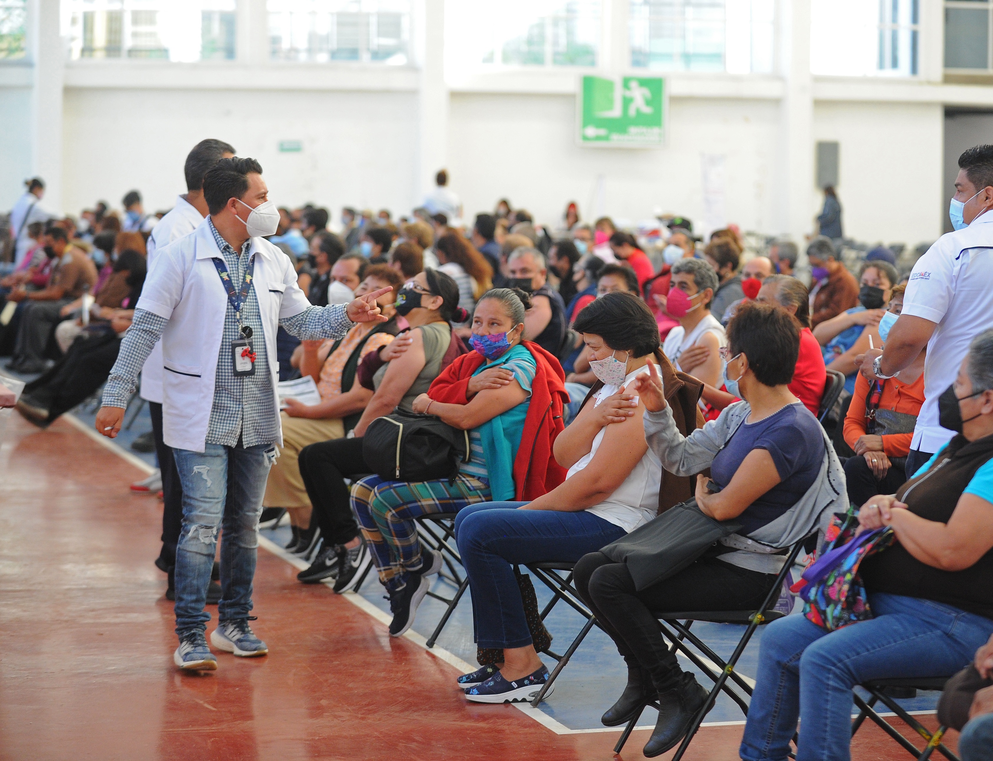 Durante el pasado se realizó en México un estudio que encontró que la prevalencia mensual de síntomas de ansiedad generalizada durante la pandemia por Covid-19 se mantuvo en niveles altos entre abril y agosto de 2020, con una prevalencia de entre 30.7 y 32.6%. Con la vacunación en avance, se espera una luz de alivio EFE/ Mario Guzmán
