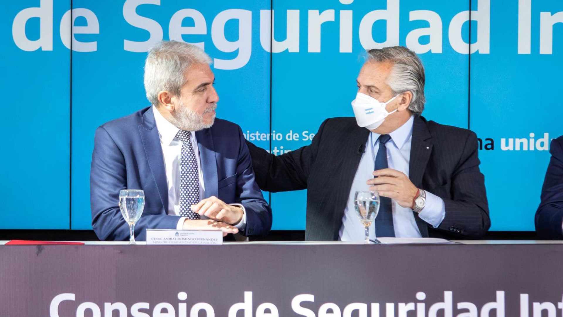 El ministro de Seguridad, Aníbal Fernández, defendió que el Presidente eche funcionarios que se opongan a las medidas tarifarias