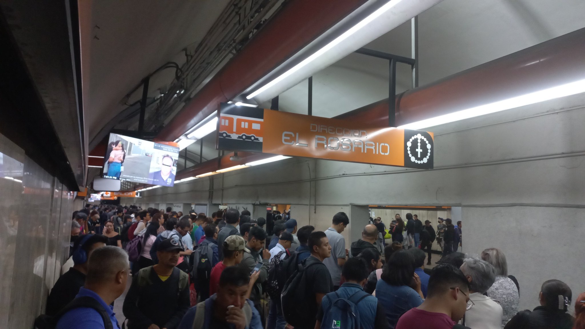 Metro CDMX hoy 12 de mayo: tarde caótica con reporte de explosión en Línea 8 y humo en Línea B