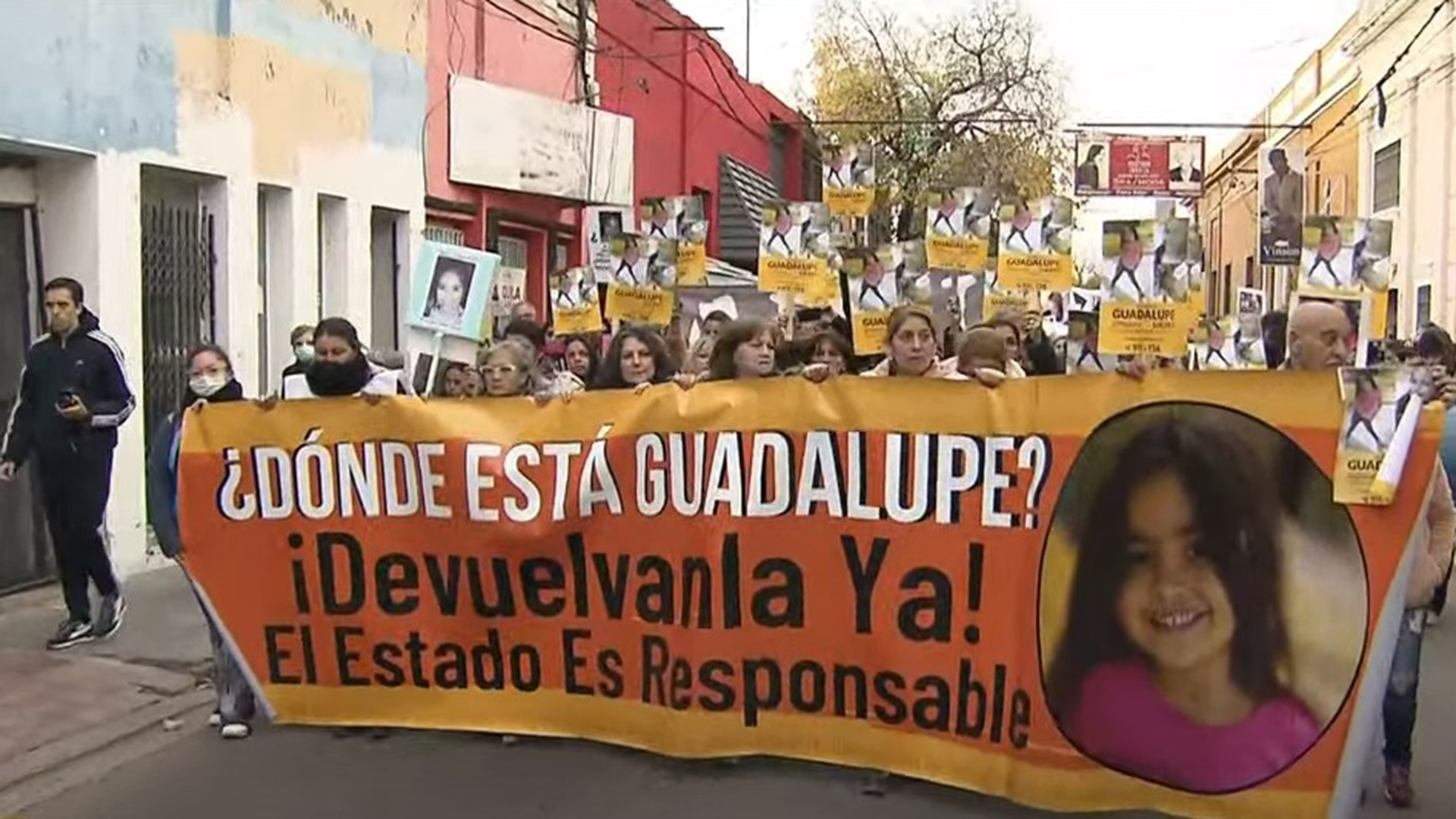 San Luis: marcha por la desaparición de Guadalupe.