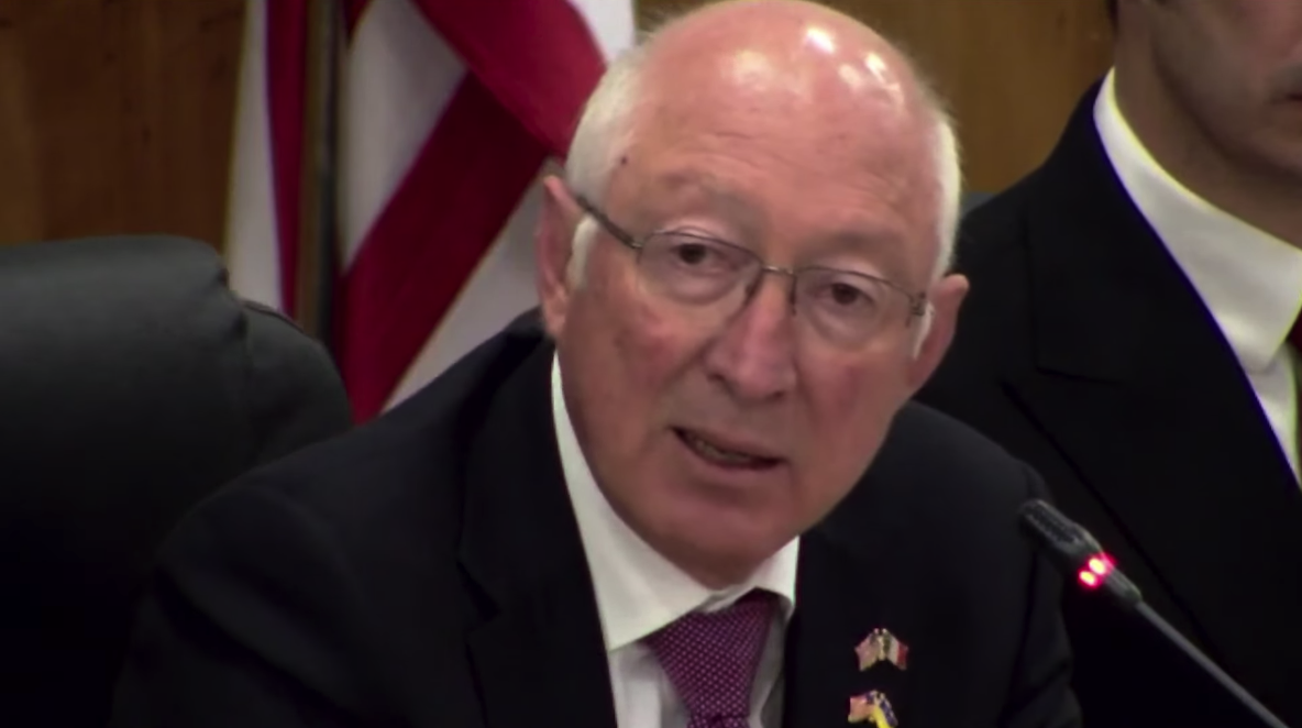 El embajador de EEUU en México, Ken Salazar, condenó de manera enérgica la instalación del grupo de amistad México- Rusia. (Foto: captura de pantalla)