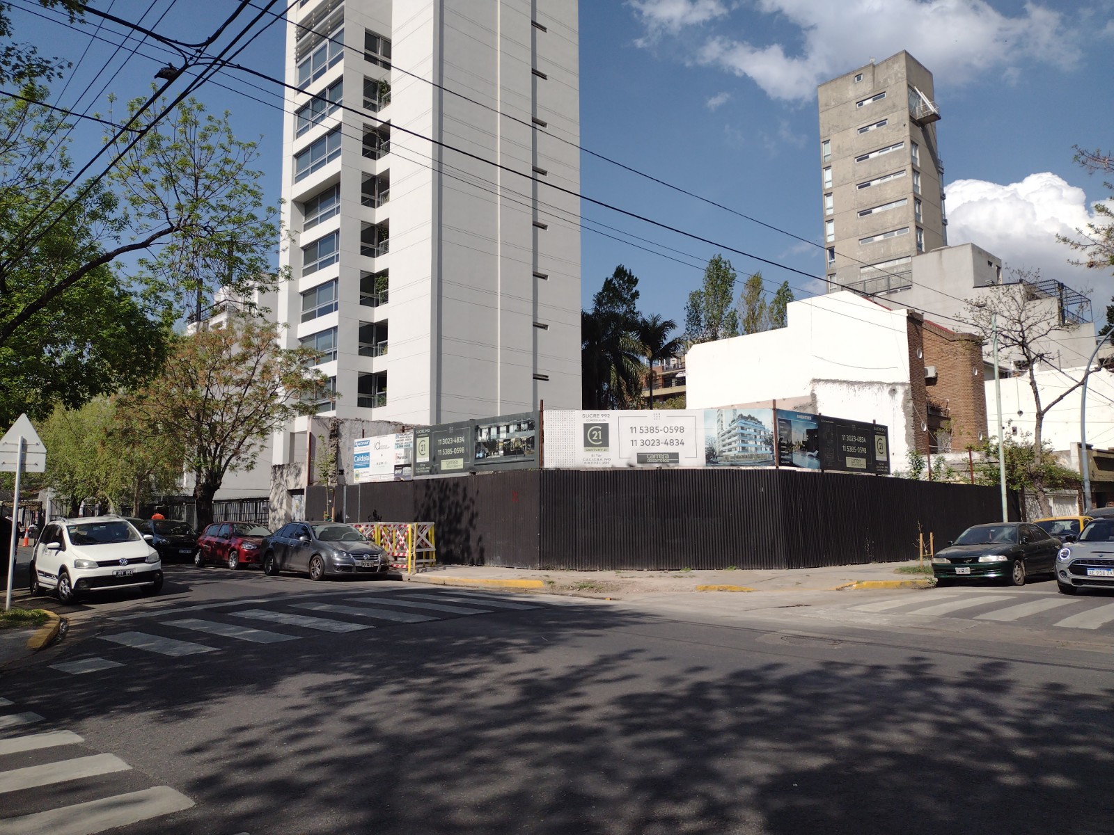 Otra esquina sobre la calle Sucre en el barrio de Núñez en la que a futuro se verá una nueva torre