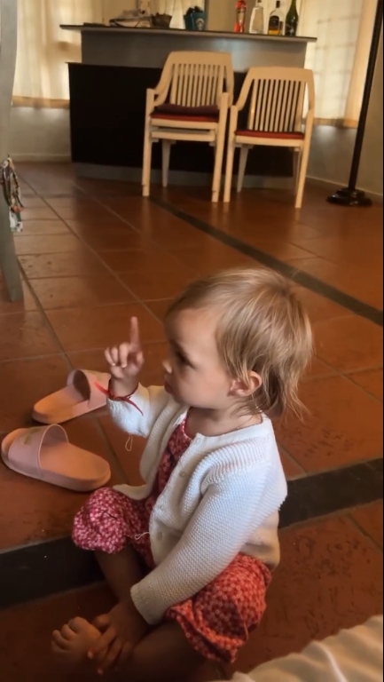 Jamaica, la hija de Tamara Báez y L-Gante, en una imagen subida por la madre