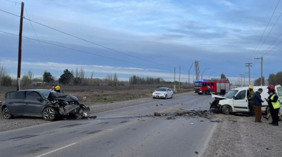 Accidente fatal en R&iacute;o Negro: dos veh&iacute;culos chocaron de frente en la Ruta 65 y muri&oacute; un joven de 19 a&ntilde;os