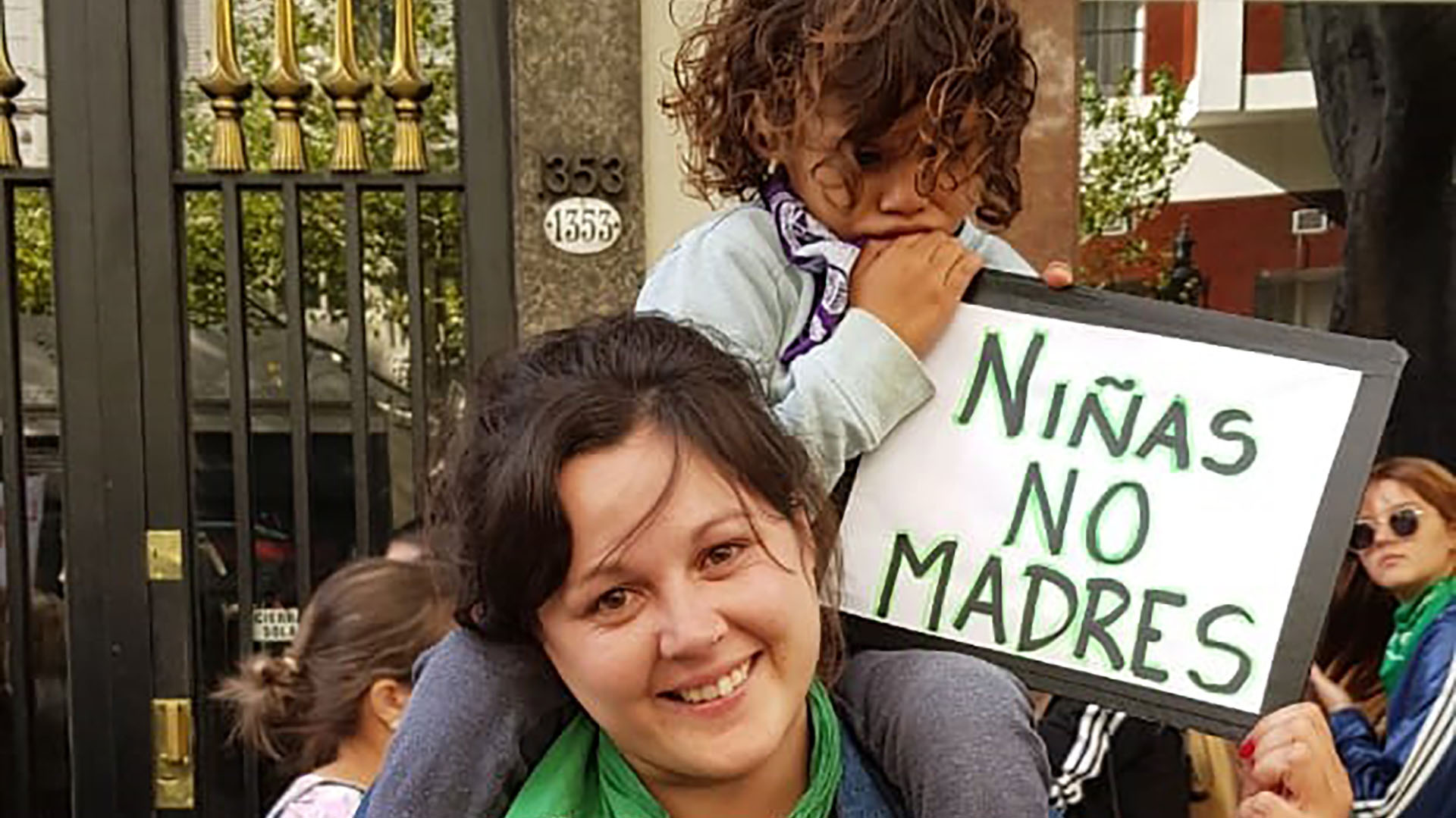 "Niñas no madres", una de las consignas durante las marchas a favor del aborto legal 