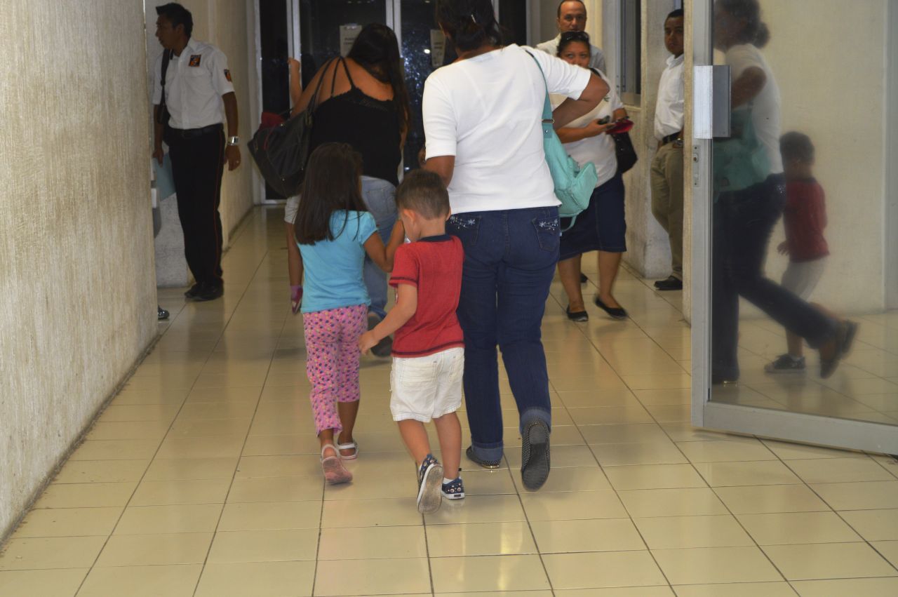 En cuanto a las personas casadas o en concubinato será suficiente con que sólo uno de ellos cumpla con el requisito de la edad. (Foto: CUARTOSCURO)
