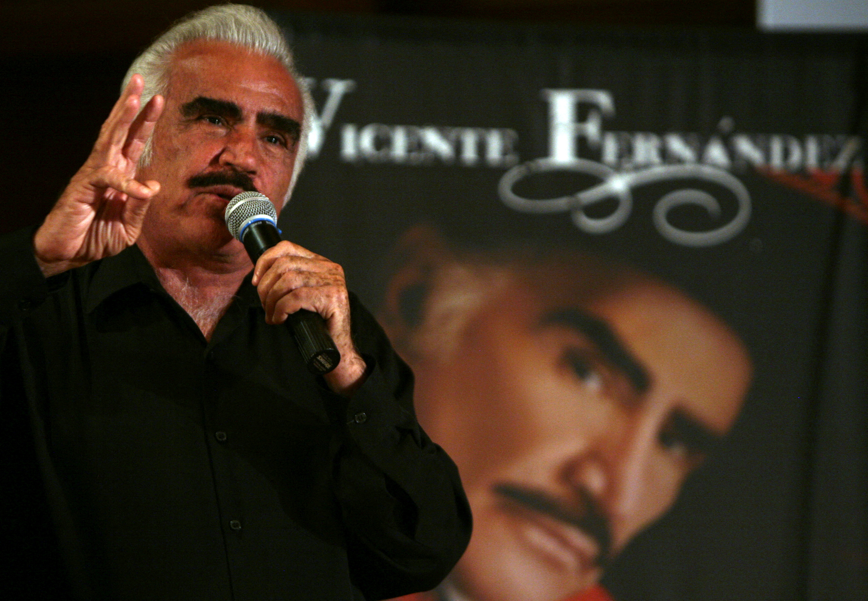 Vicente Fernández Jr. sobre la muerte de su padre: “Gracias por todo” -  Infobae