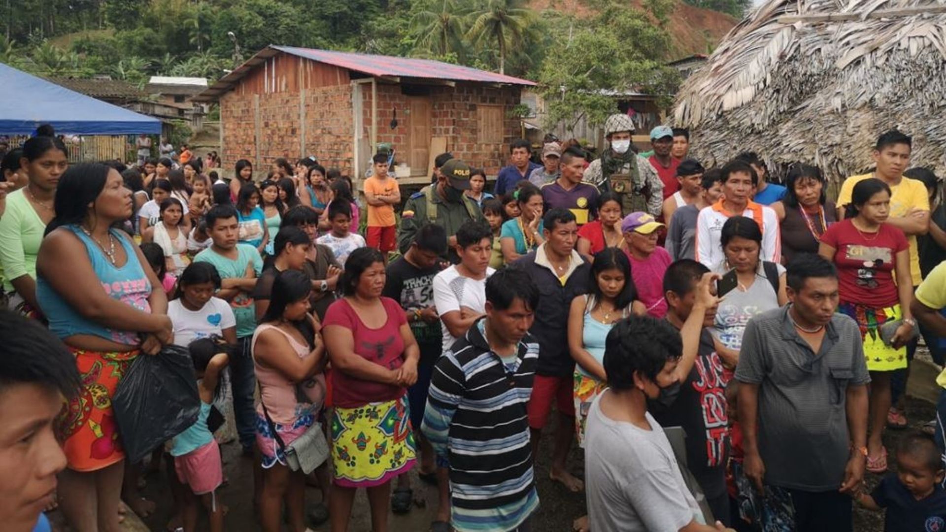 En Bahía Solano siguen esperando las ayudas para los 900 indígenas  desplazados - Infobae