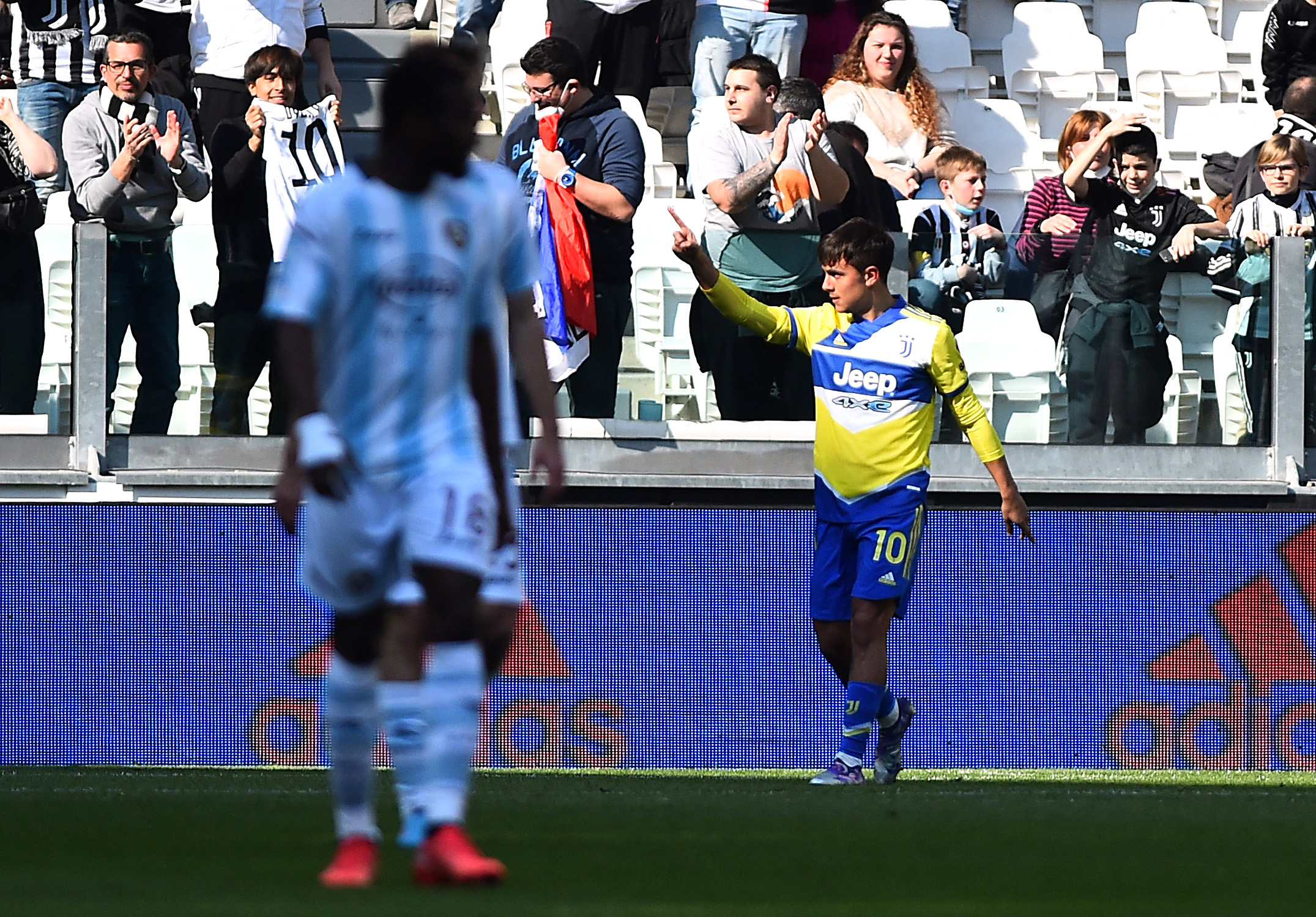 Dybala segna uno dei due gol nell'ultima vittoria della Juventus (Reuters)
