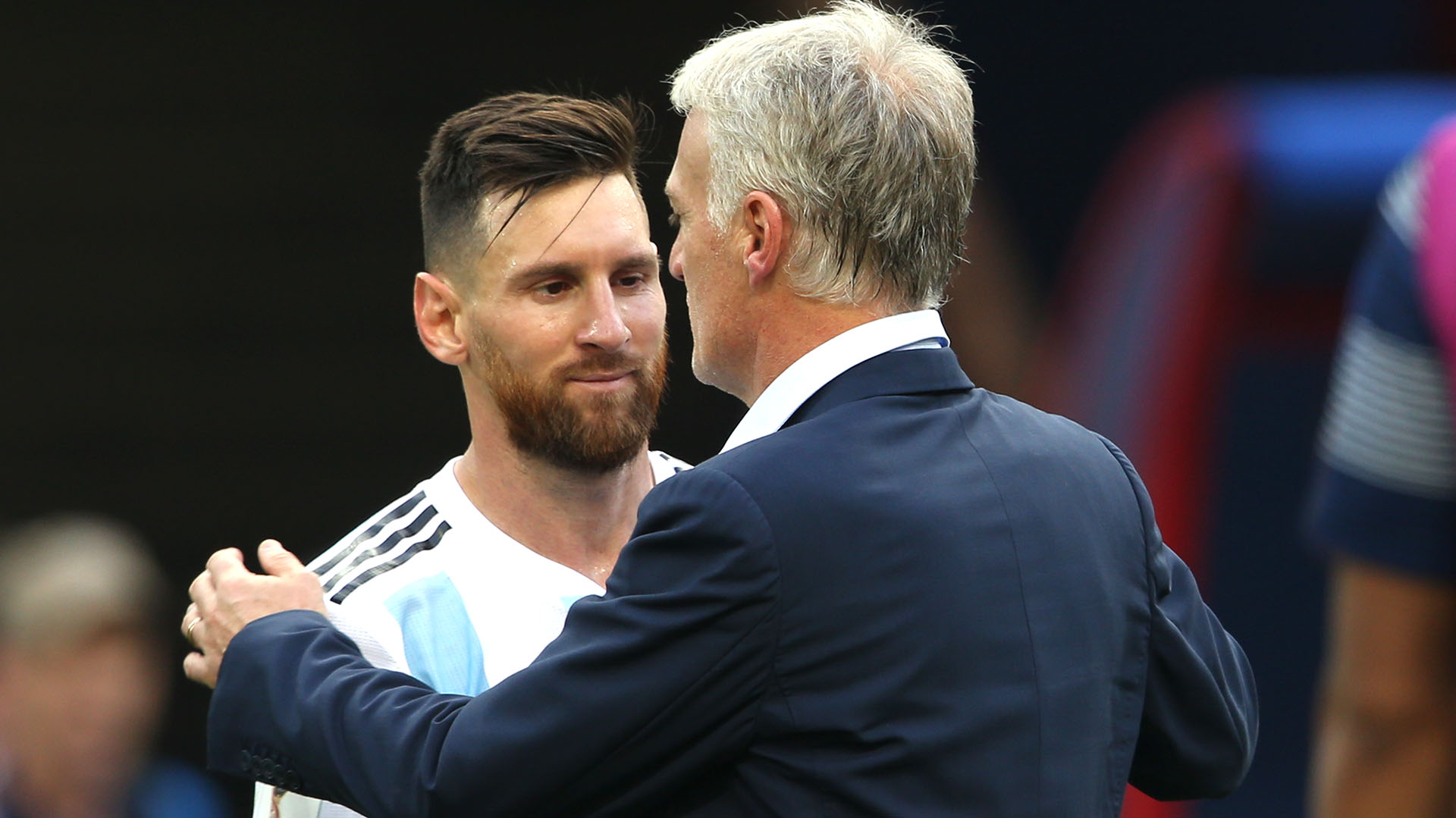 The French coach's response to rumors of a possible return of Benzema to face Argentina in the World Cup final 5 Didier Deschamps greets Lionel Messi after France's victory over Argentina in the 2018 World Cup in Russia (AFP PHOTO / Roman Kruchinin)