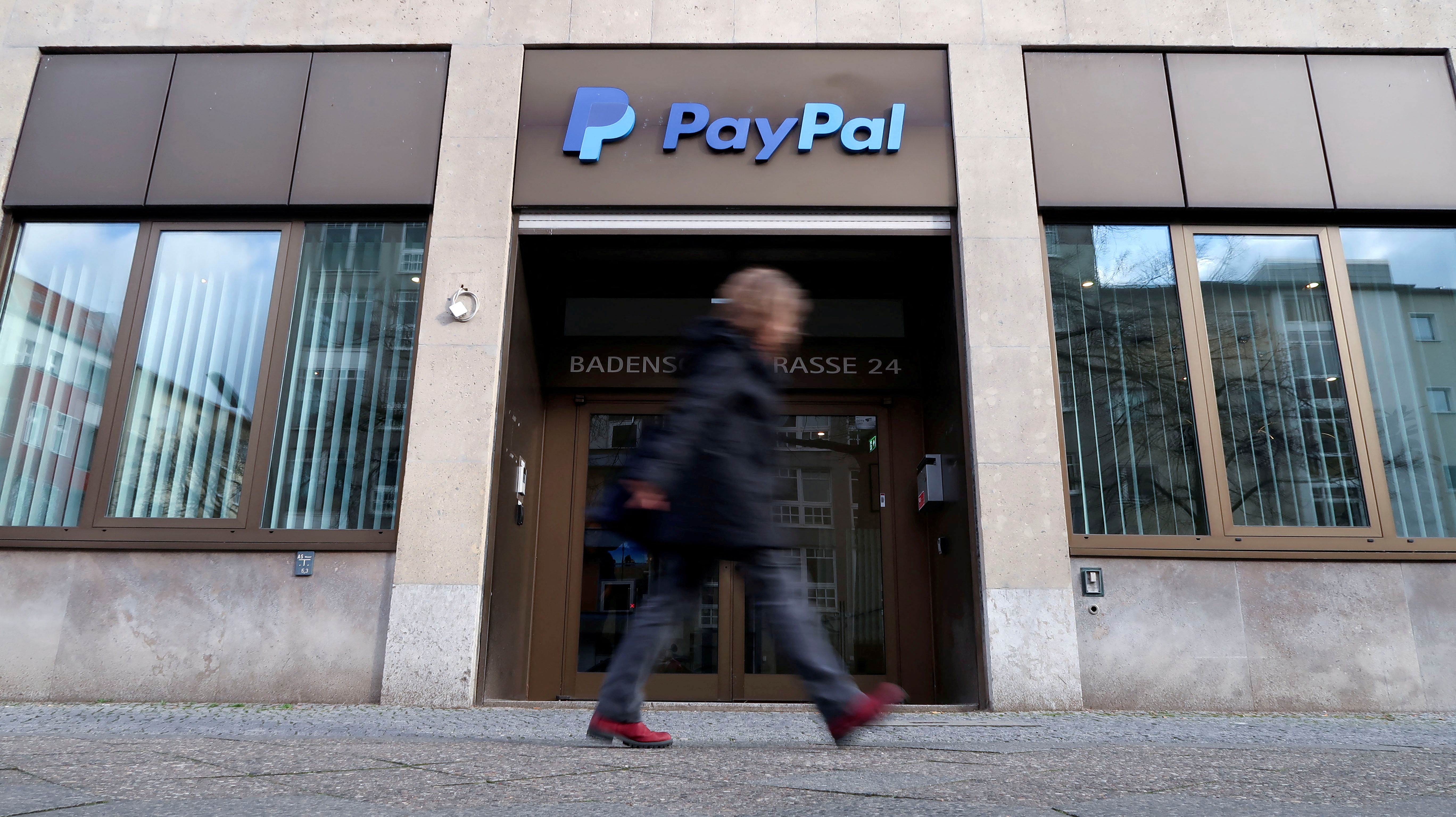 PayPal suspendió operaciones en Rusia en apoyo a Ucrania (Foto: REUTERS/Fabrizio Bensch/File Photo)
