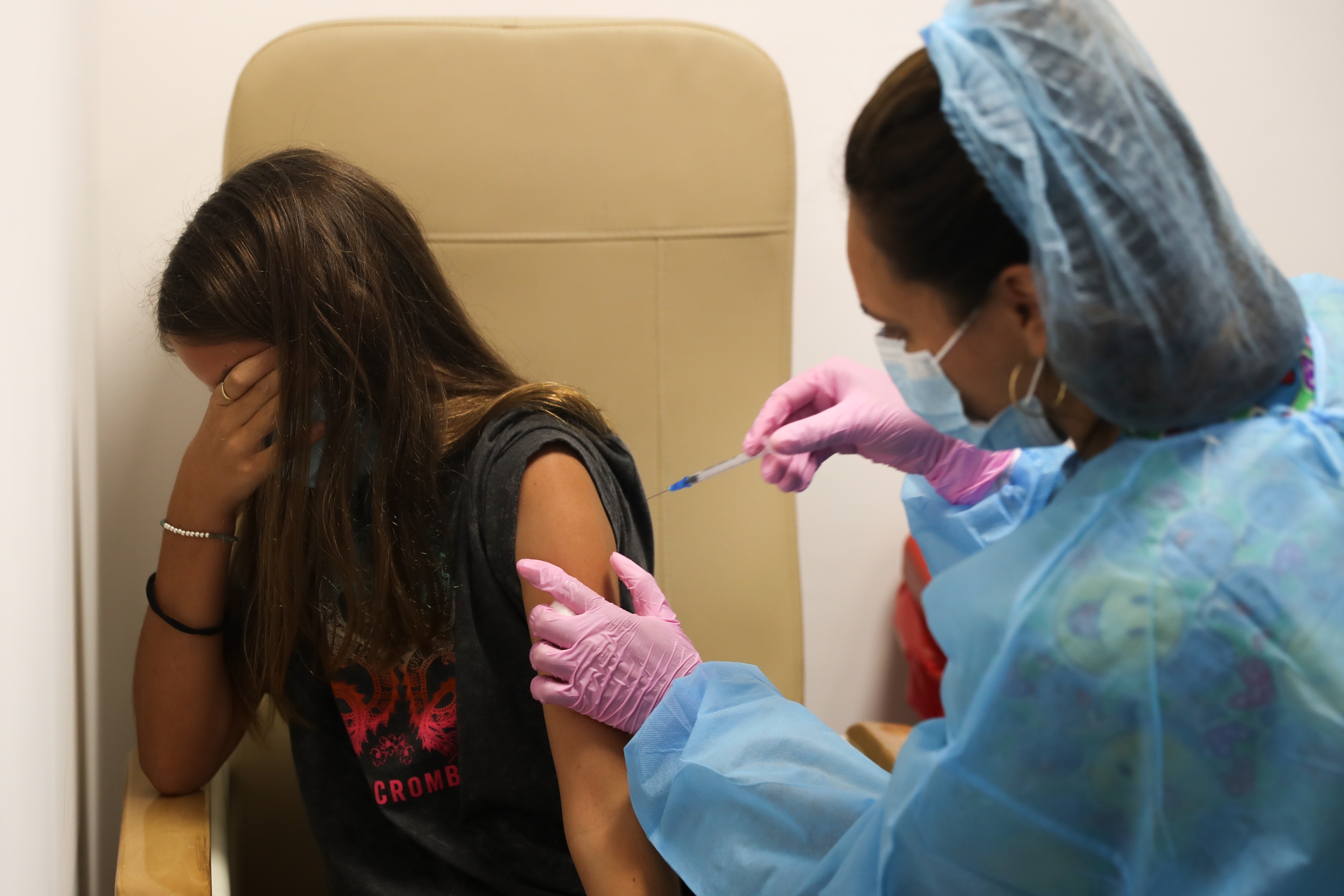 Continúa la vacunación, esta vez para menores de 5 a 11 años (Foto: EFE/Alejandro Prieto)
