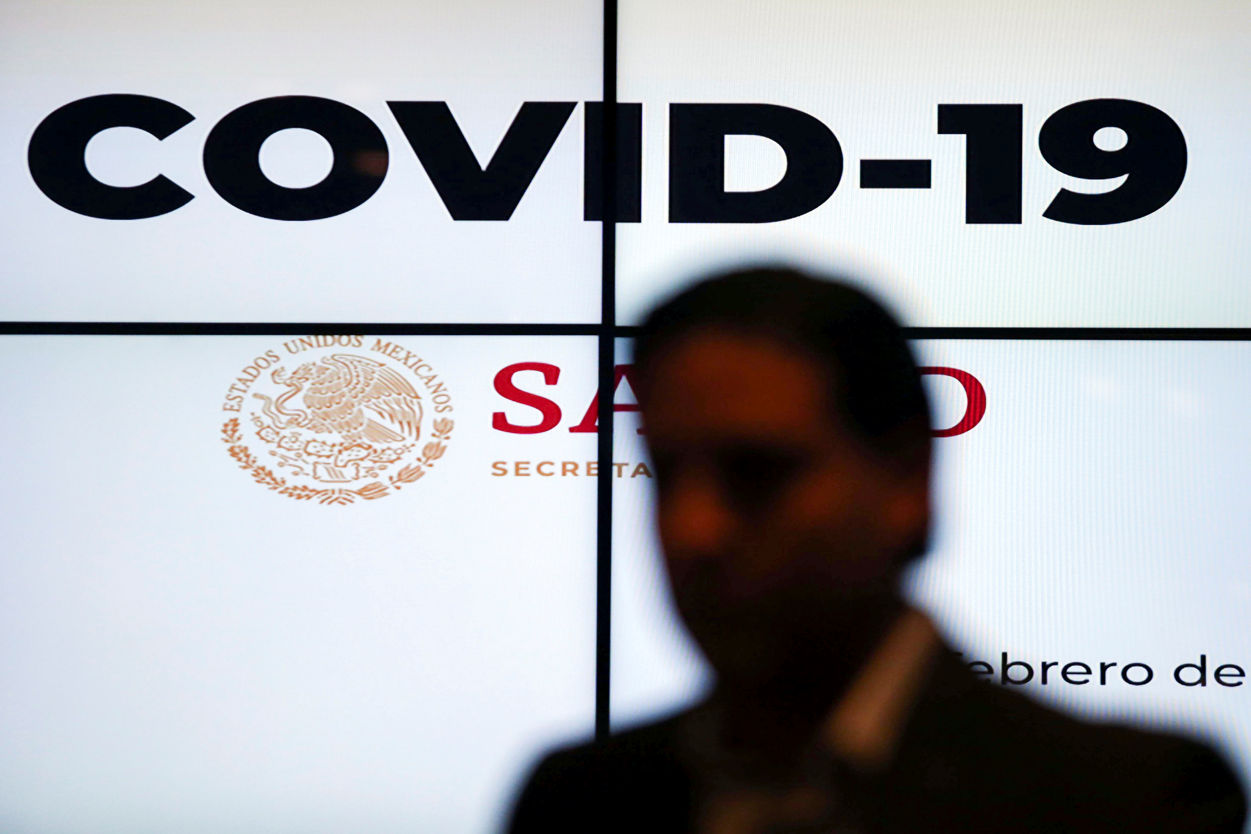 AMLO volvió a reconocer un incremento en los casos activos de COVID-19. (Foto: REUTERS/Edgard Garrido)