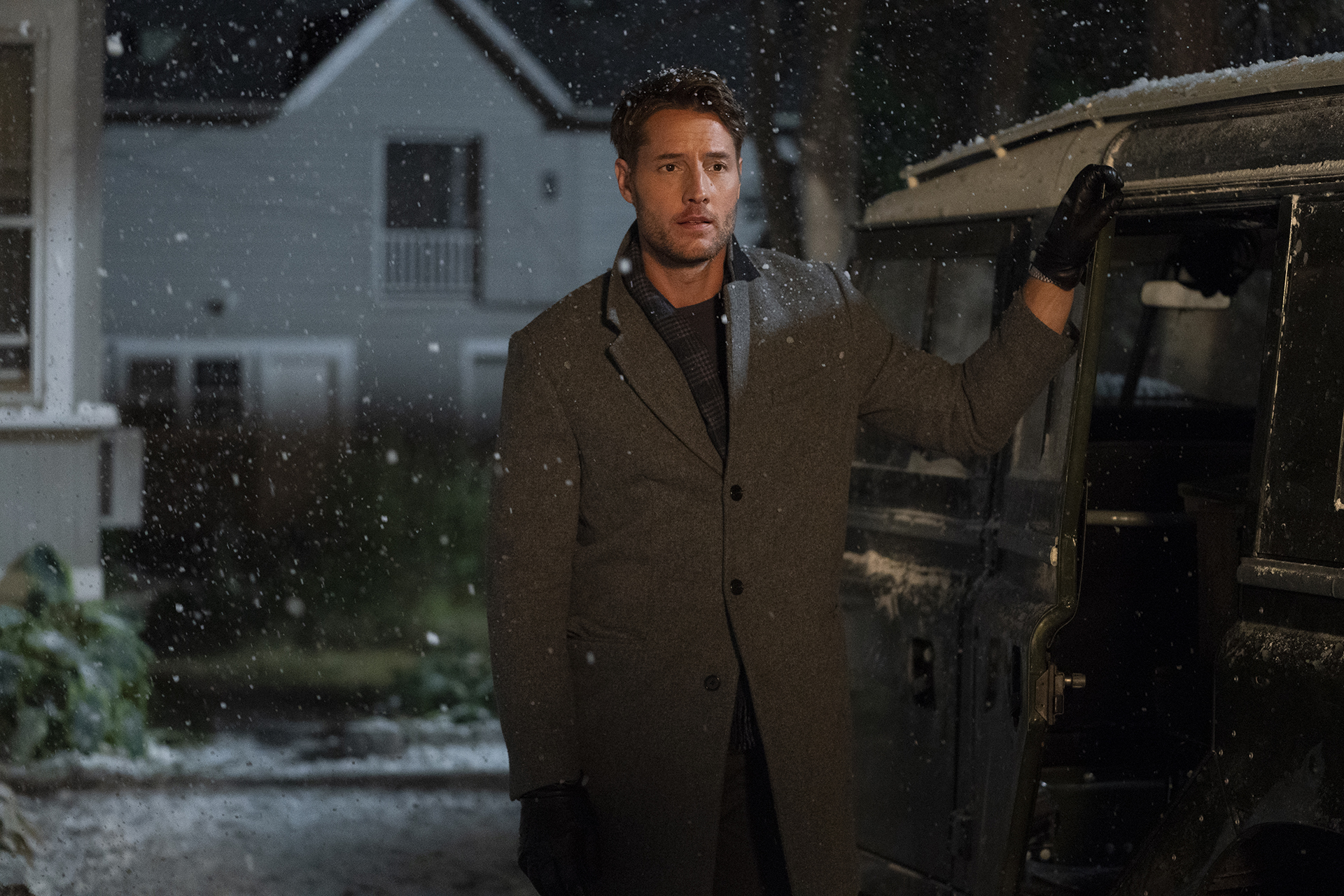 The Noel Diary. Justin Hartley as Jake in The Noel Diary. Cr. KC Bailey/Netflix © 2022.