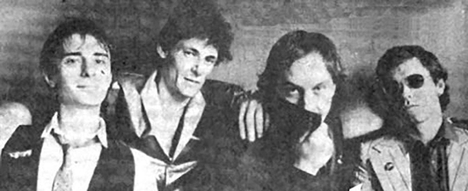 La formación de Sueter que grabó Amanece en la ruta en 1984: Jorge Minissale, Claudio Loza, Miguel Zavaleta y Gustavo Donés (Wikipedia: Revista Pelo)