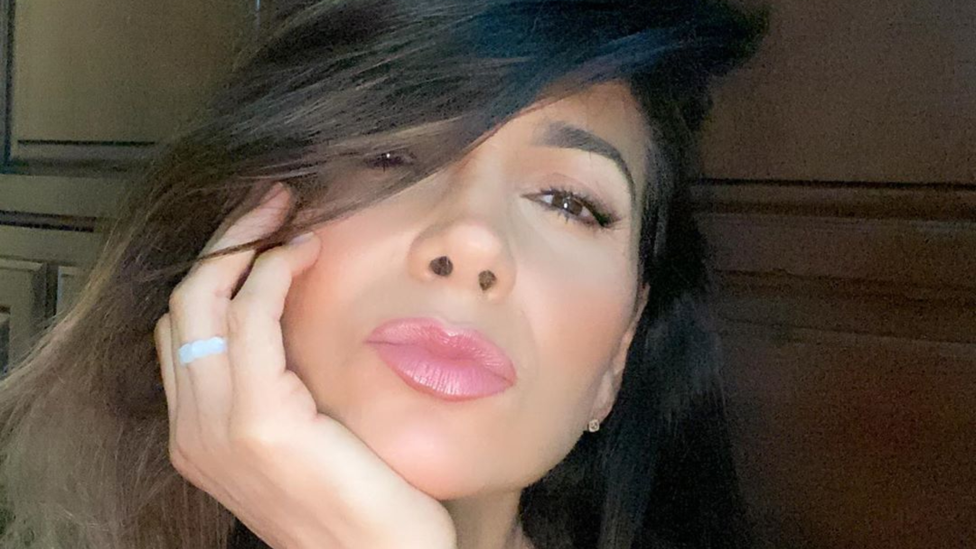 La actriz instó a solicitar atención médica y profesional para diagnosticar si se trata de un problema hormonal y psicológico que pueda tener tratamiento adecuado como le sucedió a ella (Foto: Instagram @patriciamanterola)