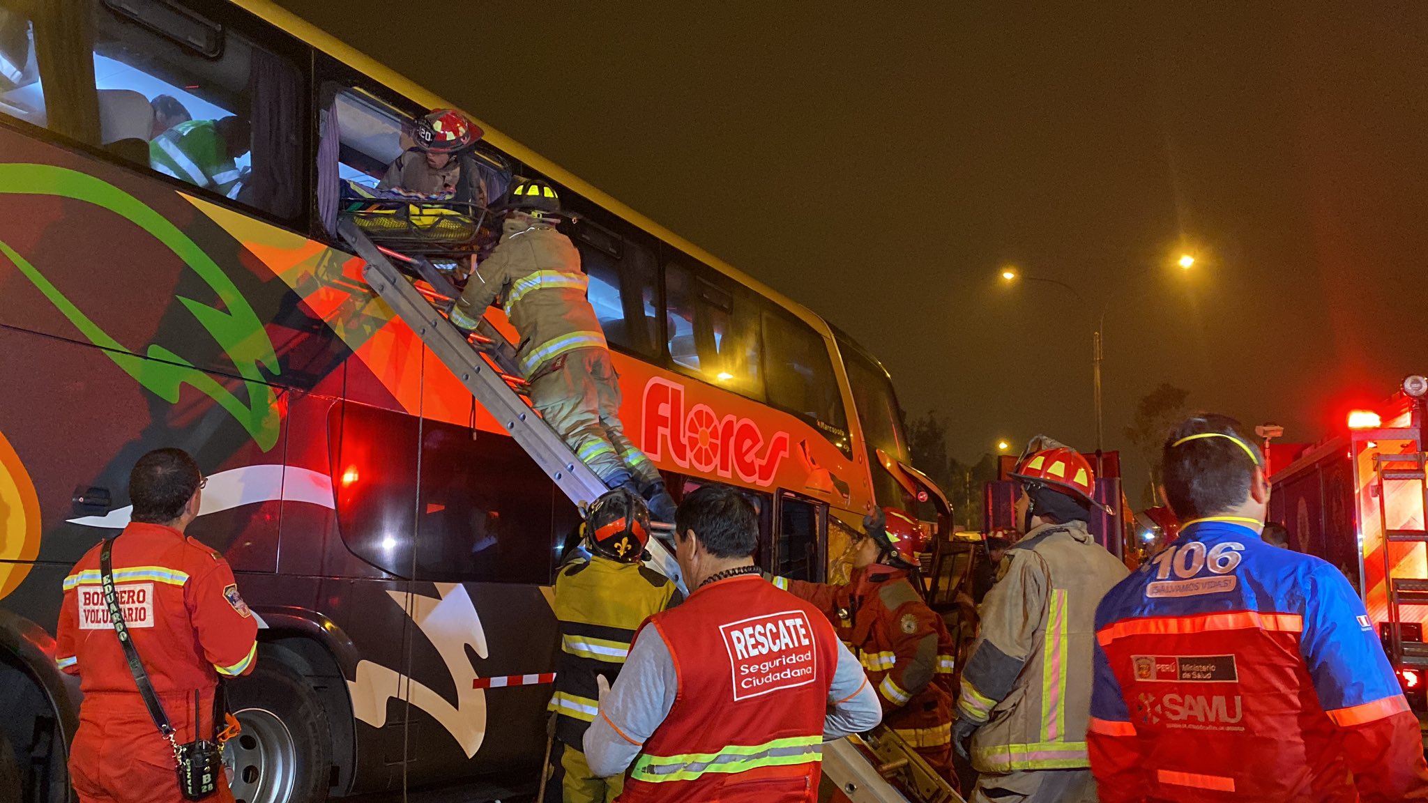 More than 25 passengers were injured as a result of the impact.  (Twitter- Jessica Roca)