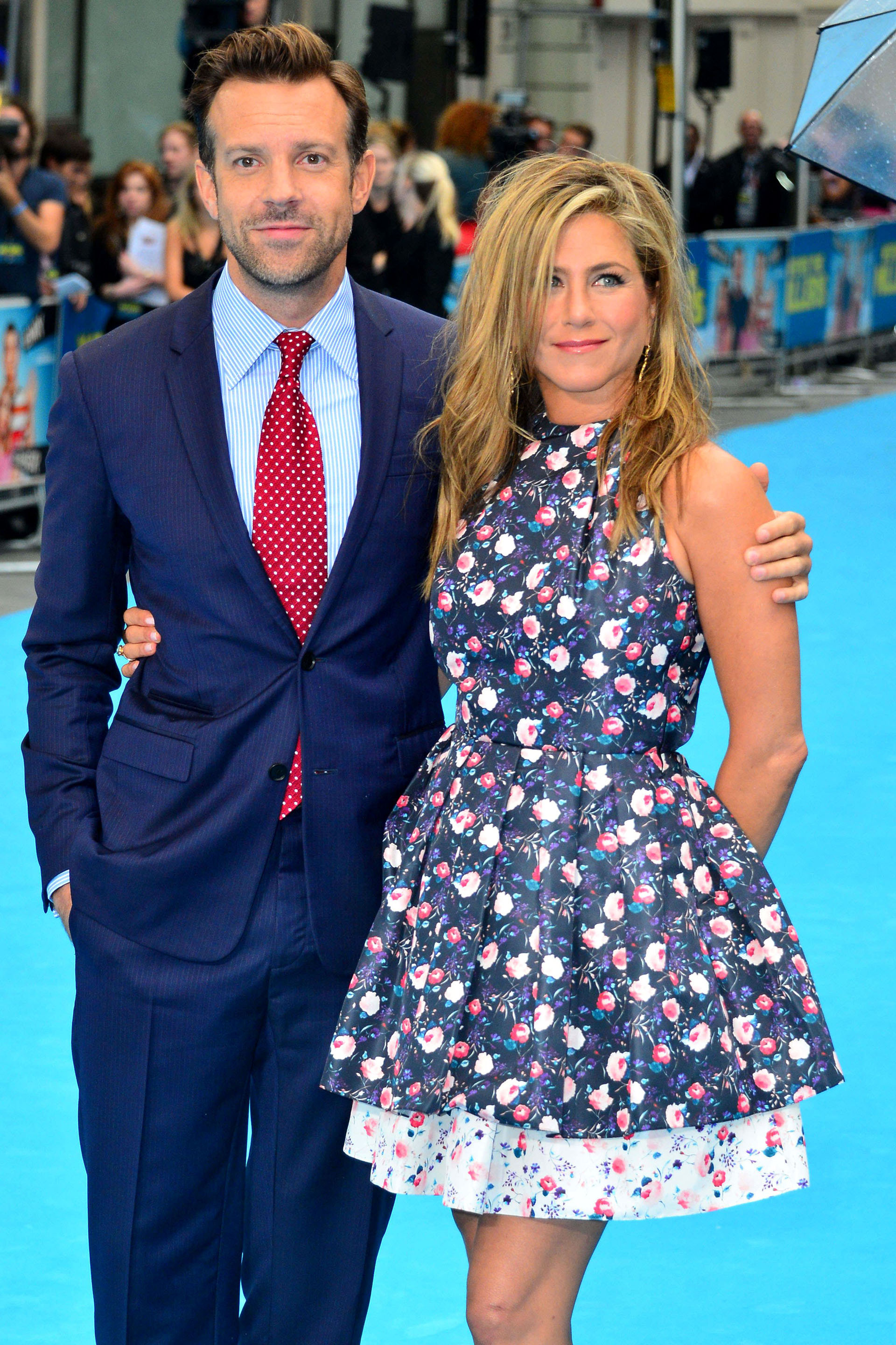Jason Sudeikis y Jennifer Aniston en la premiere de "We're the Millers" en 2013 (Shutterstock)