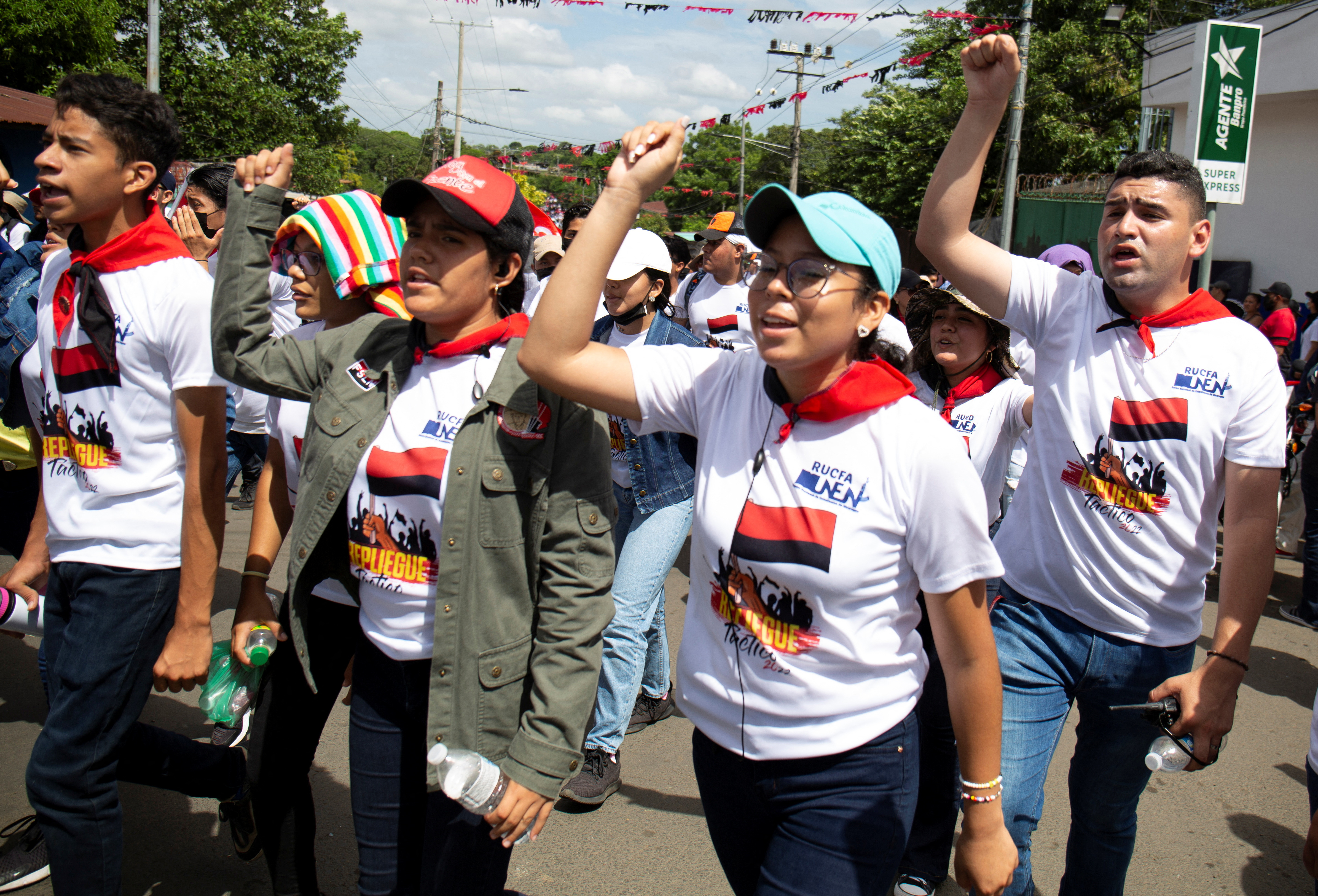 Partidarios de Ortega marchando en Managua el pasado 22 de julio. Cualquier manifestación en contra del régimen está prohibida en Nicaragua (REUTERS/Maynor Valenzuela)