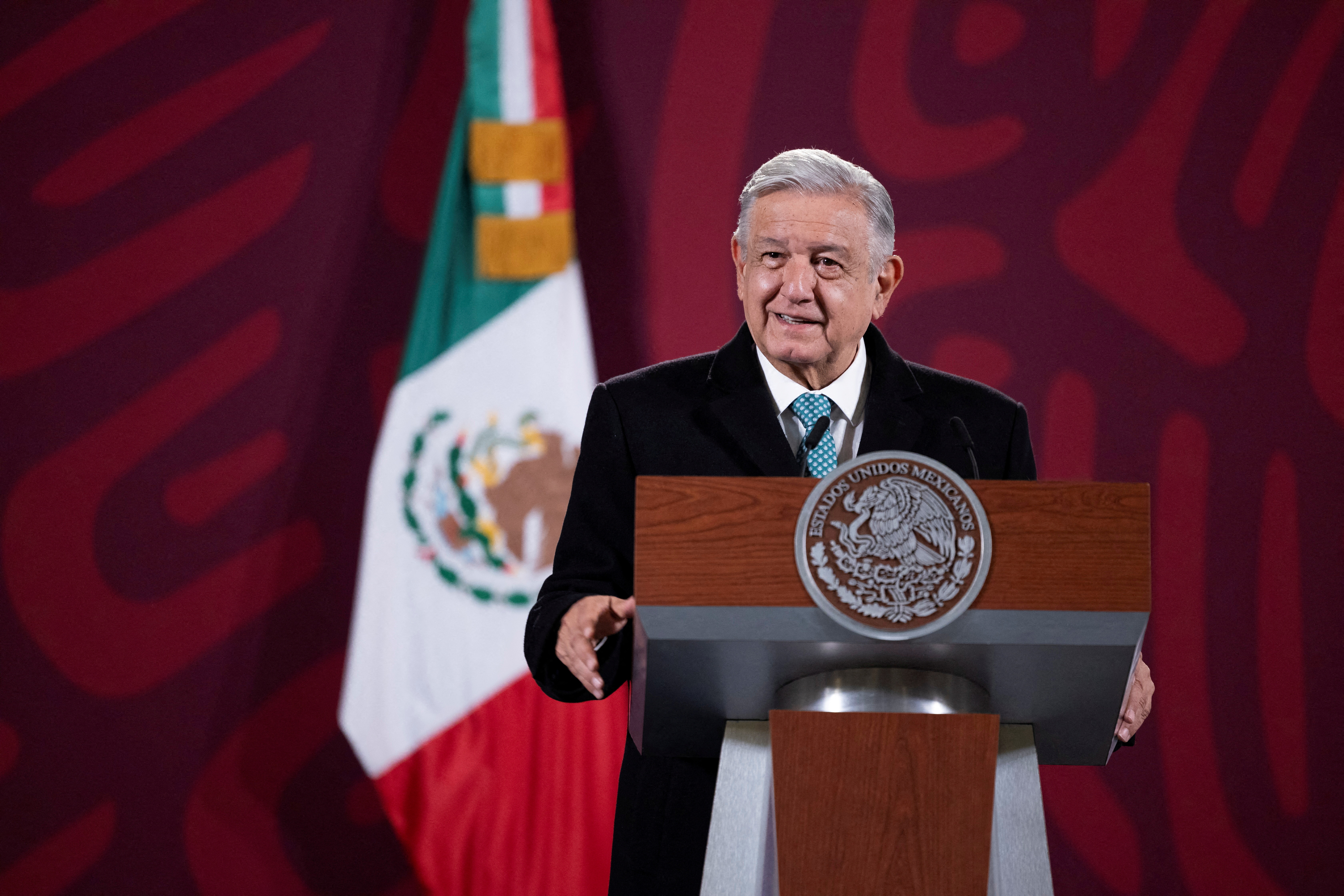 Ministro Laynez Potisek extralimitó sus funciones al suspender Plan B electoral, afirmó López Obrador