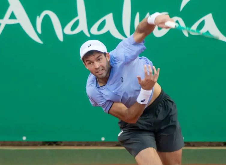 D&iacute;az Acosta logr&oacute; un importante triunfo ante Tirante en Almaty y se espera el duelo entre Navone y Juan Manuel Cer&uacute;ndolo en Bruselas