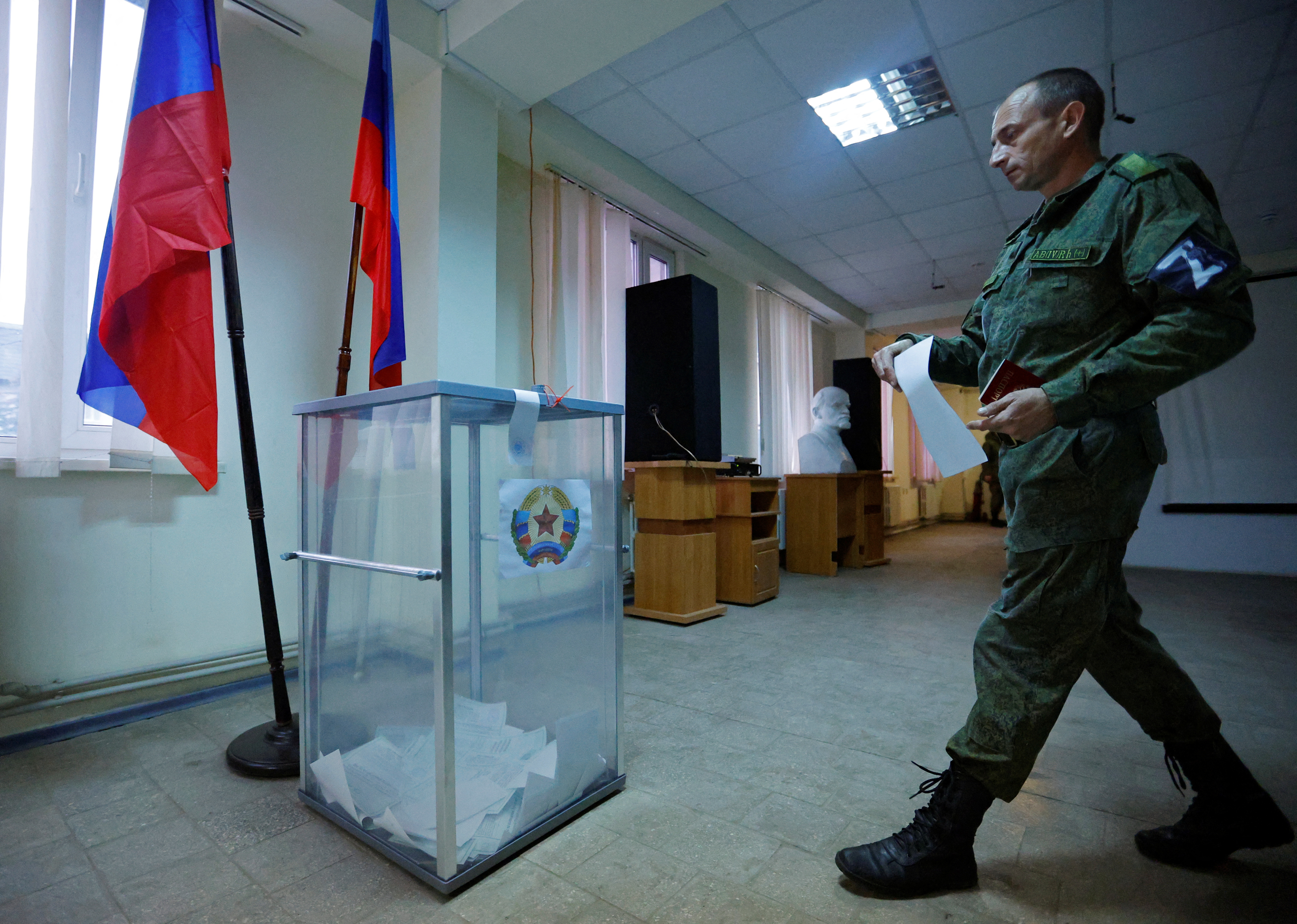 Dziś poznano wyniki referendów zarządzonych przez Moskwę, w których oddano pozytywne głosy za chęcią aneksji tych terytoriów (REUTERS)