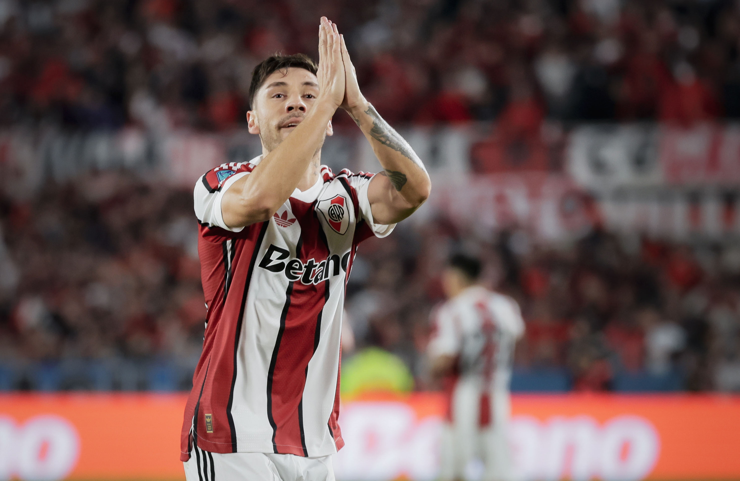 Alarma en River Plate: la lesi&oacute;n que sufri&oacute; Montiel y gener&oacute; un peculiar problema de cara al duelo por la Sudamericana