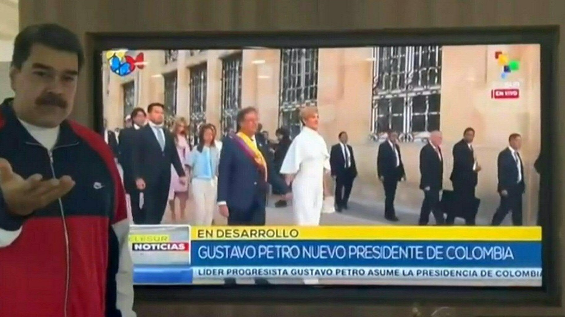 El dictador de Venezuela, Nicolás Maduro, felicitó el domingo a Gustavo Petro, tras asumir el poder