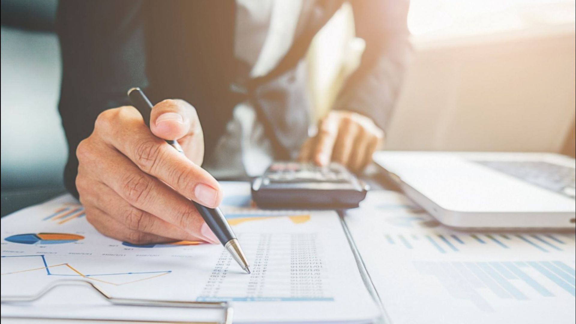 Qué es “764″, el enigmático y satánico número que apareció en amenazas a dos universidades