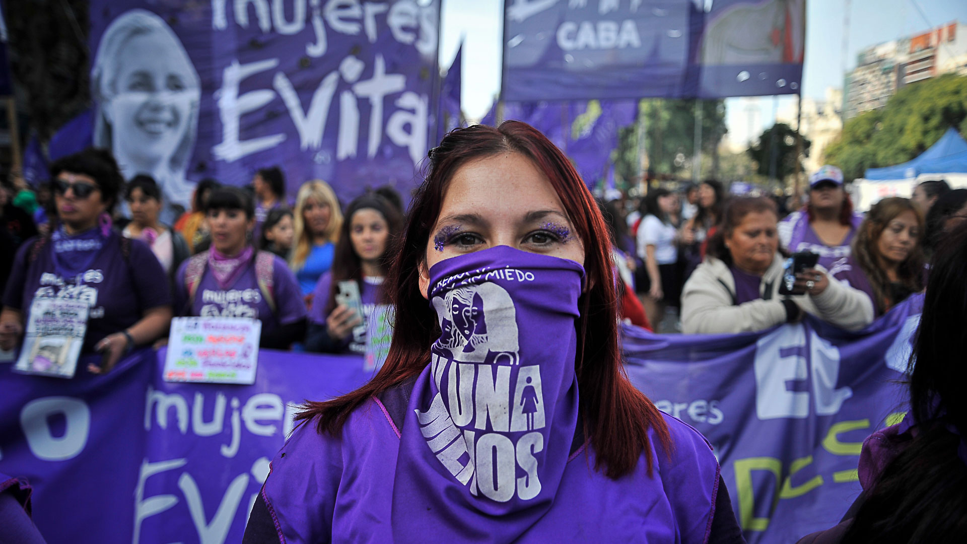 La octava marcha de #NiUnaMenos en fotos