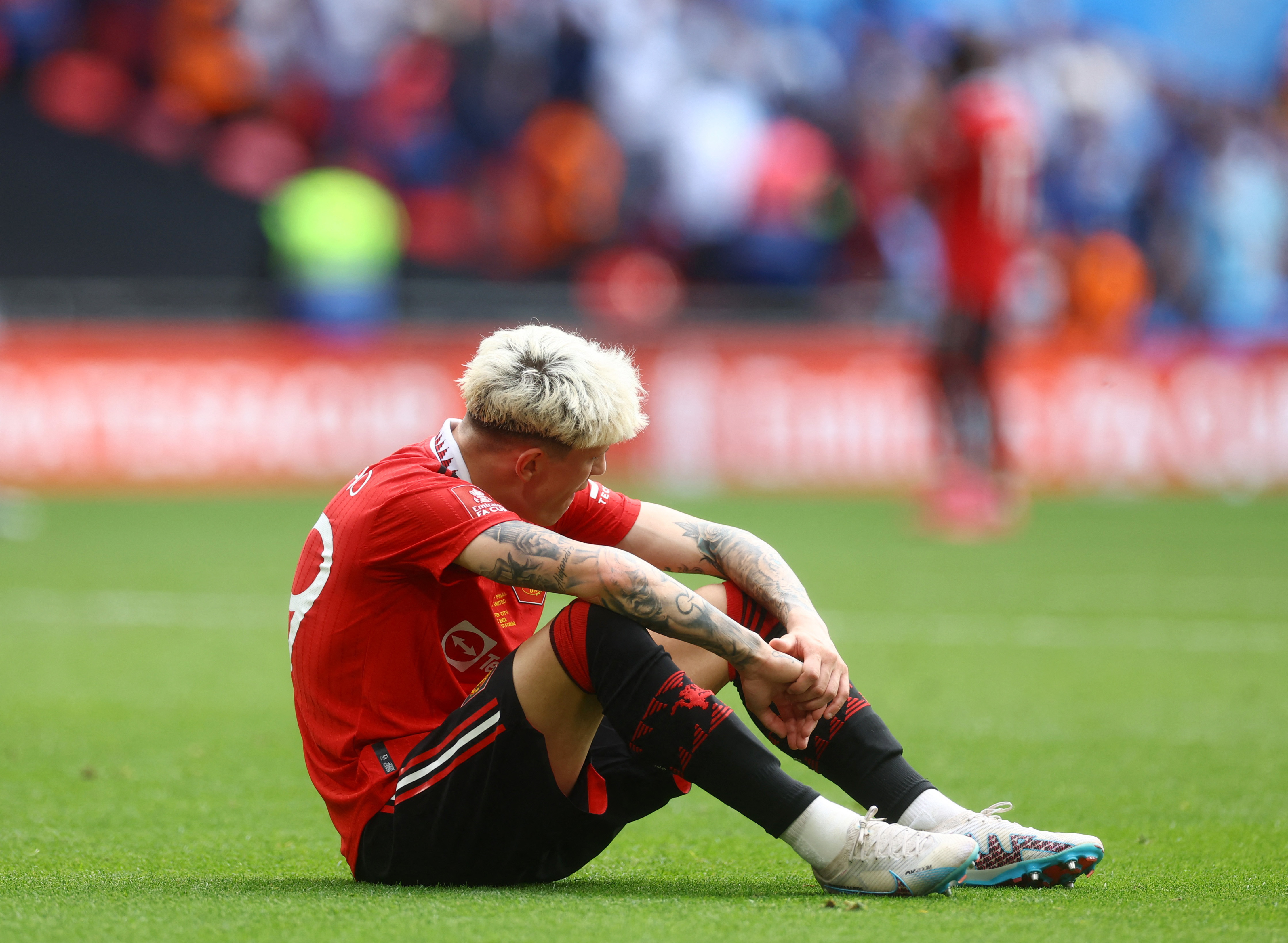La desazón del joven Alejandro Garnacho tras perder la final de la FA Cup (Reuters/Paul Childs)