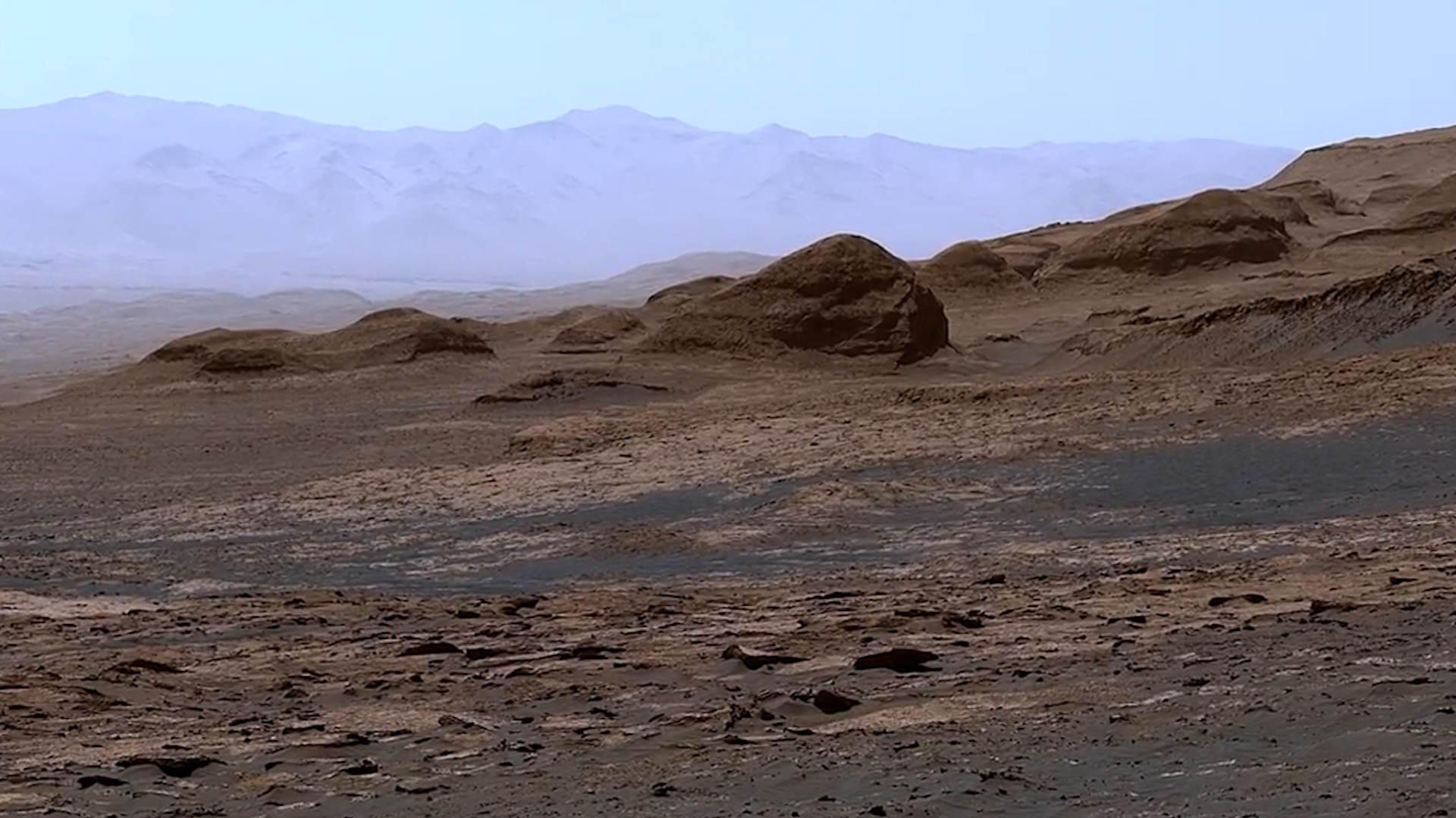 La NASA compartió imágenes de Marte con vista panorámica tomadas por el Curiosity desde una montaña