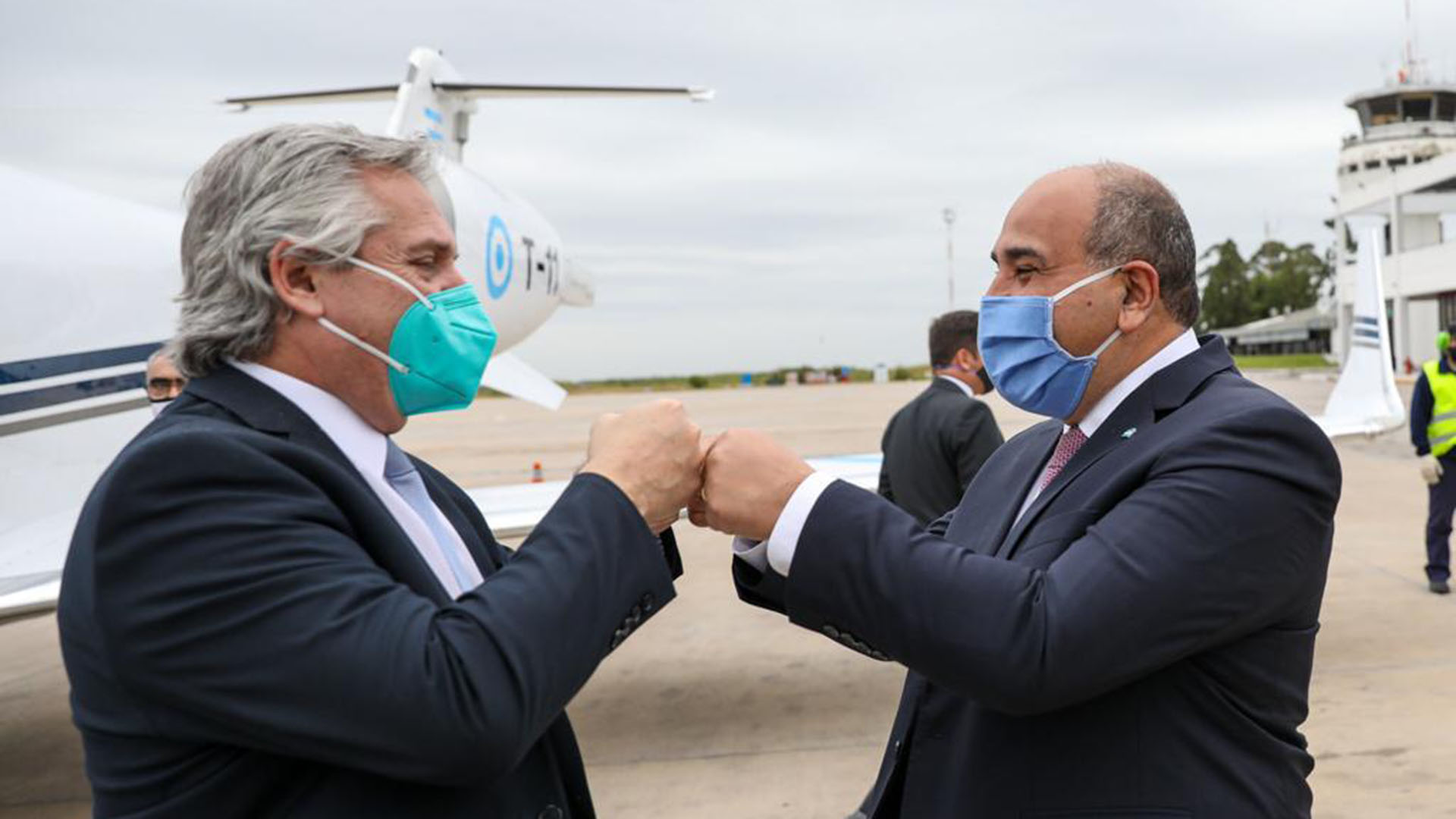 Alberto Fernández junto al gobernador de Tucumán, Juan Manzur