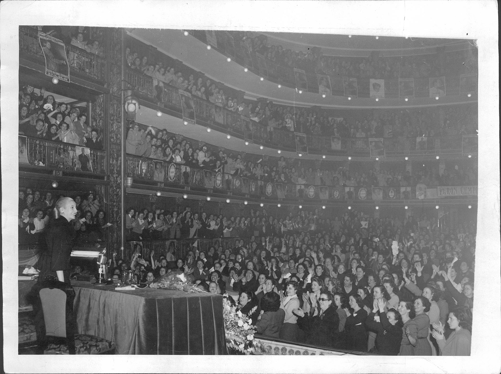 La idea fue crear una organización política autónoma del Partido Peronista que agrupaba la rama política y la sindical (y sus internas), y que respondiera de forma rápida (Archivo General de la Nación)