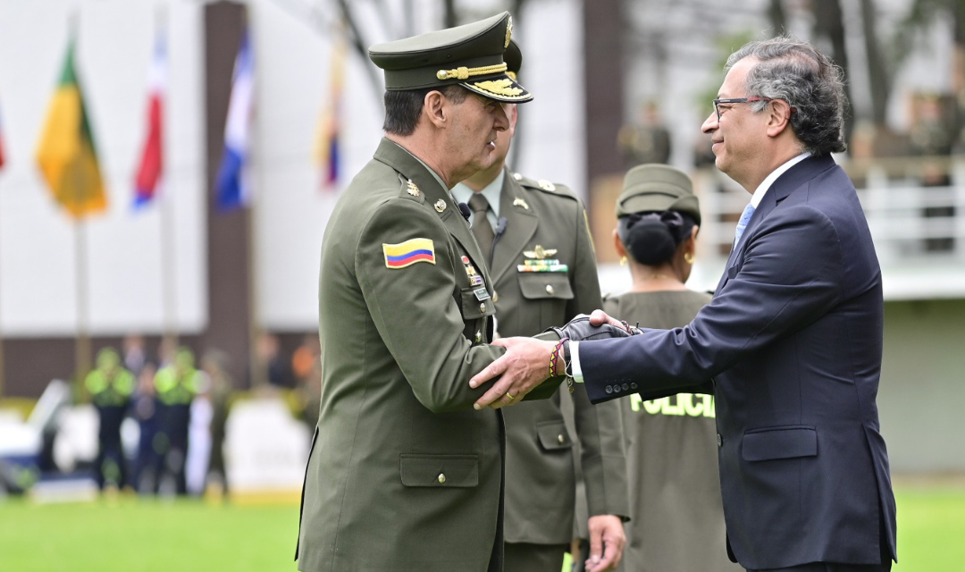 Gustavo Petro estaría viviendo una de sus temores: que las Fuerzas Militares tumben su cargo  como Presidente de Colombia.