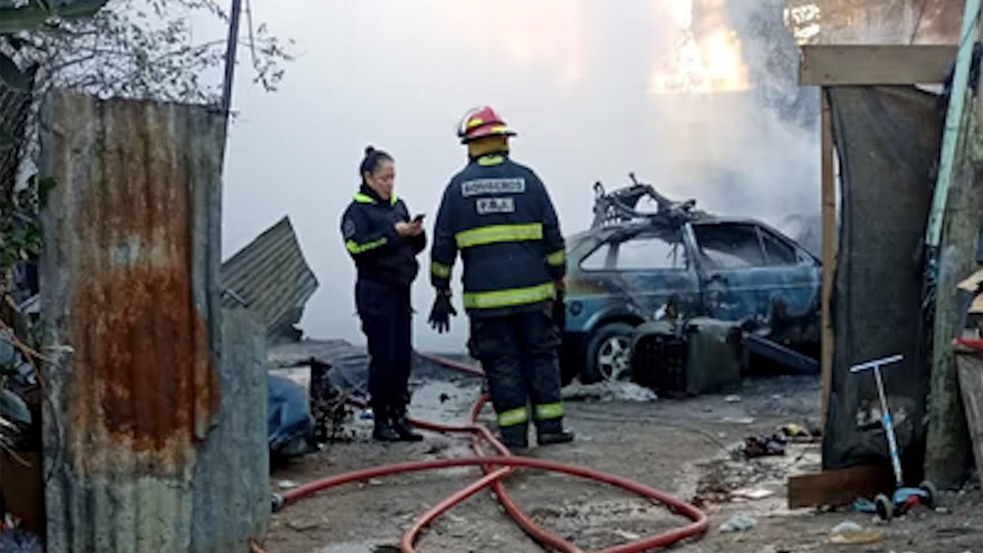 Tr&aacute;gico incendio en La Plata: una mujer muri&oacute; e internaron a sus cuatro hijos