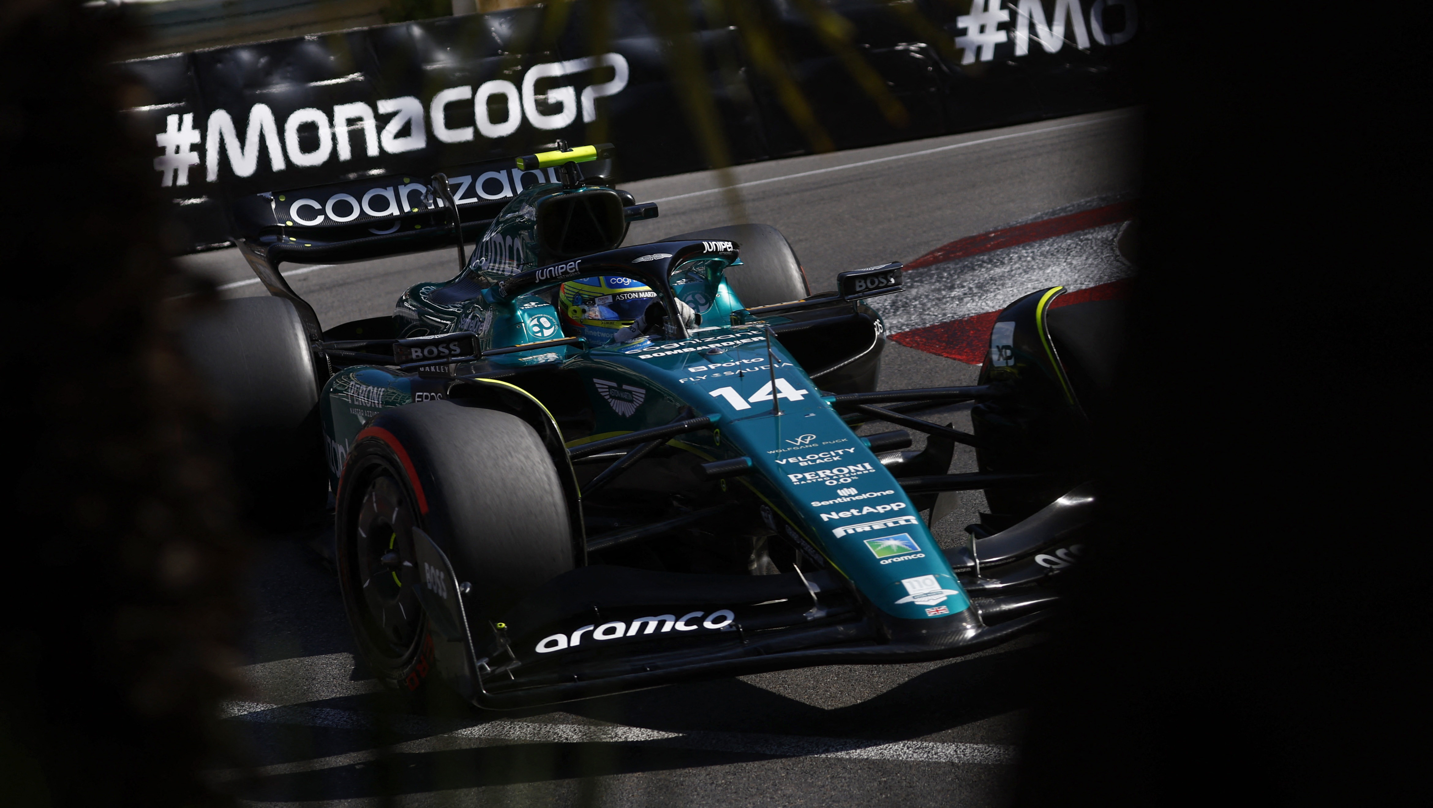 Fernando Alonso durante la clasificación de Mónaco (REUTERS/Stephane Mahe)