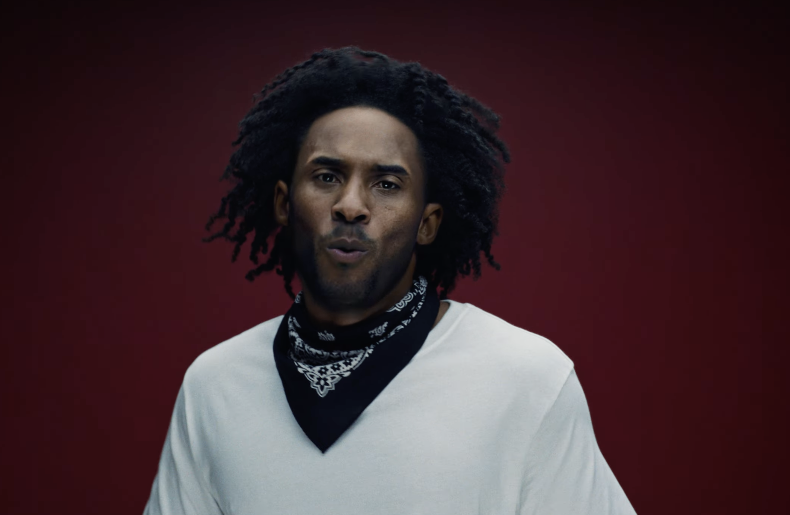 Kendrick Lamar con la cara de Kobe Bryant