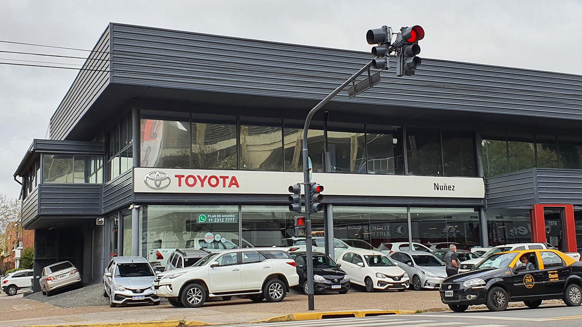 La concesionaria Toyota de Zulemita Menem (Foto: Agustín Maurin)