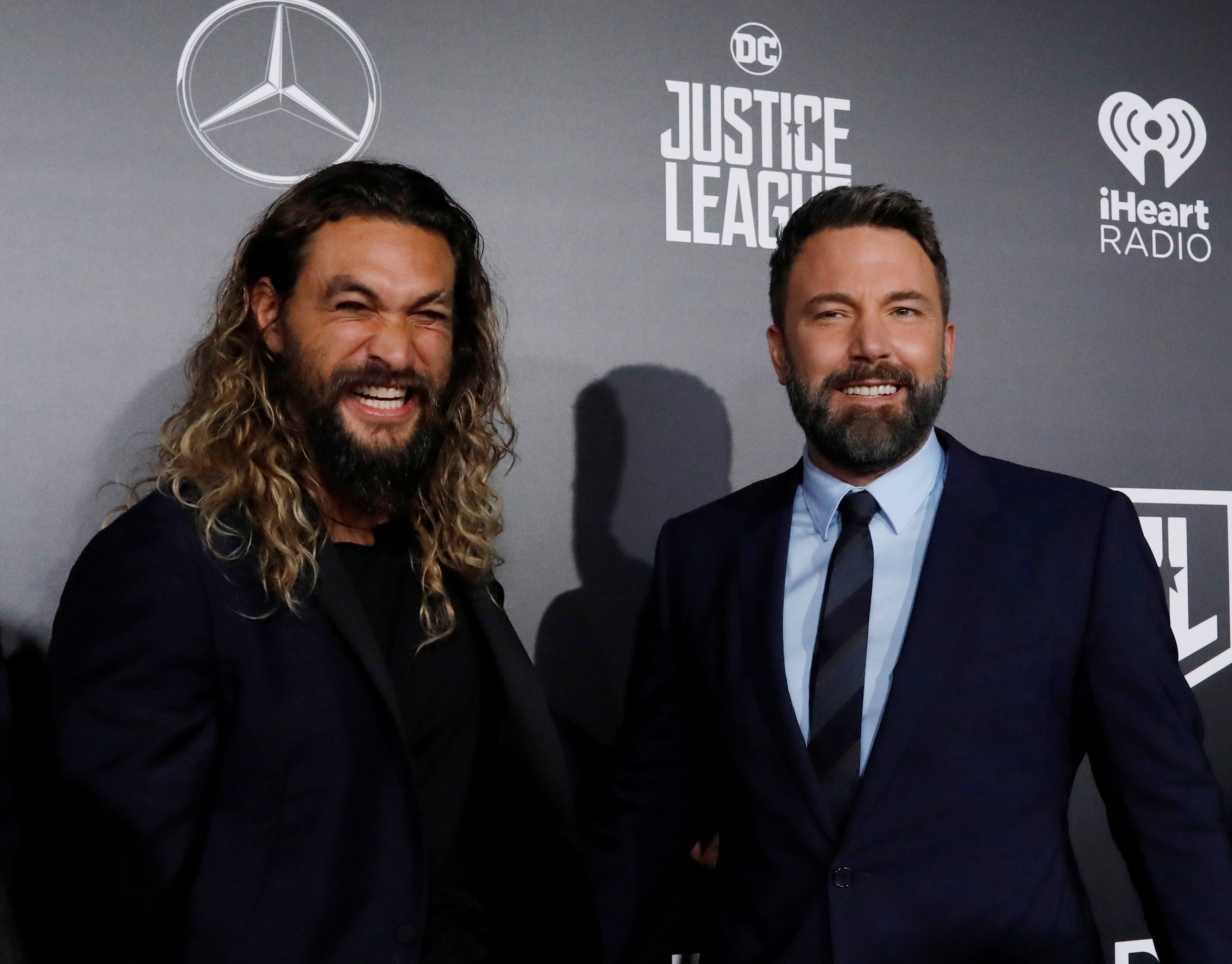 Jason Momoa y Ben Affleck en la premiere de "La Liga de la Justicia" en 2017 (Reuters)