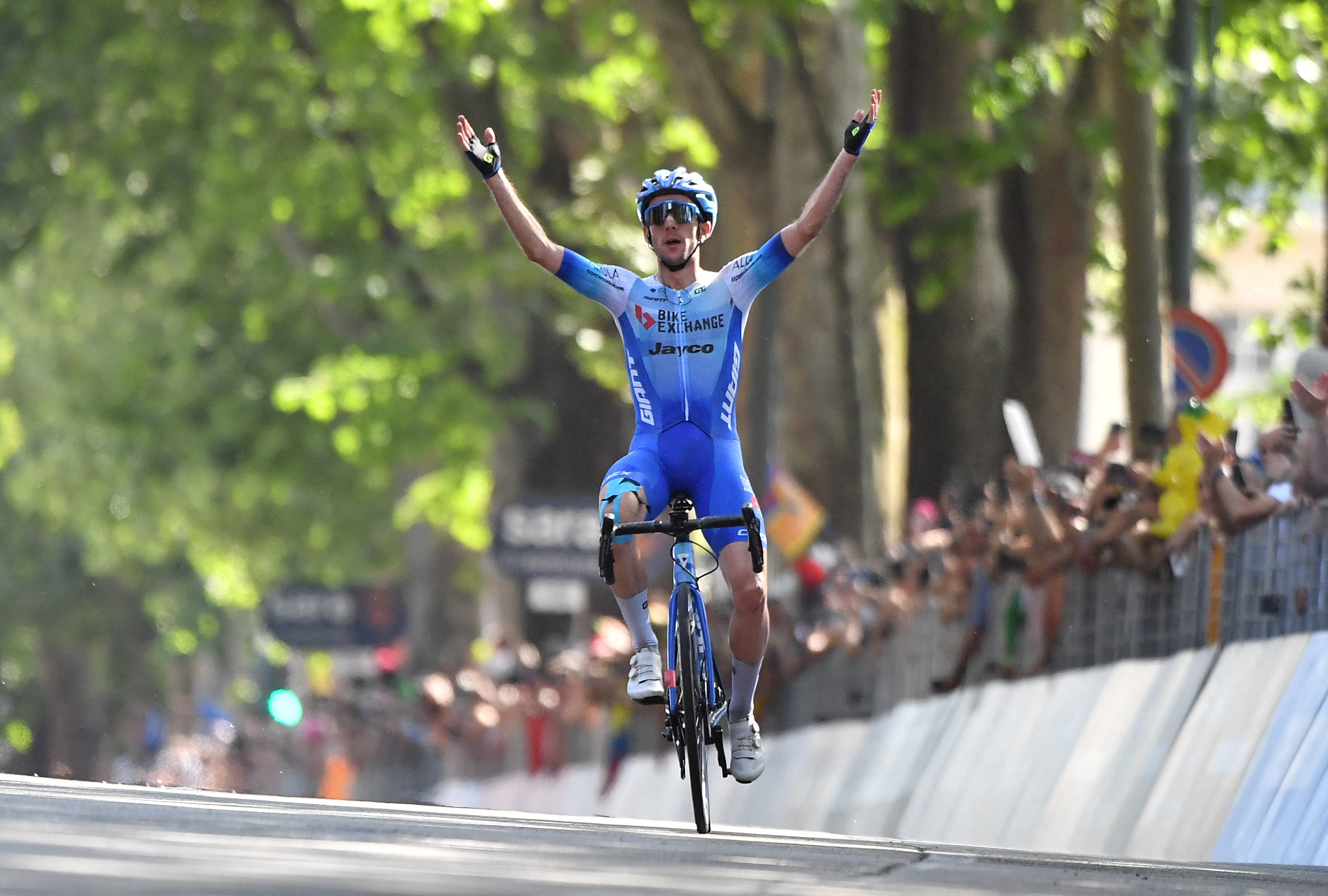 Cycling - Giro d'Italia - Stage 14 - Santena to Torino, Italy - May 21, 2022 Team BikeExchange - Jayco's Simon Yates celebrates winning stage 14 REUTERS/Jennifer Lorenzini