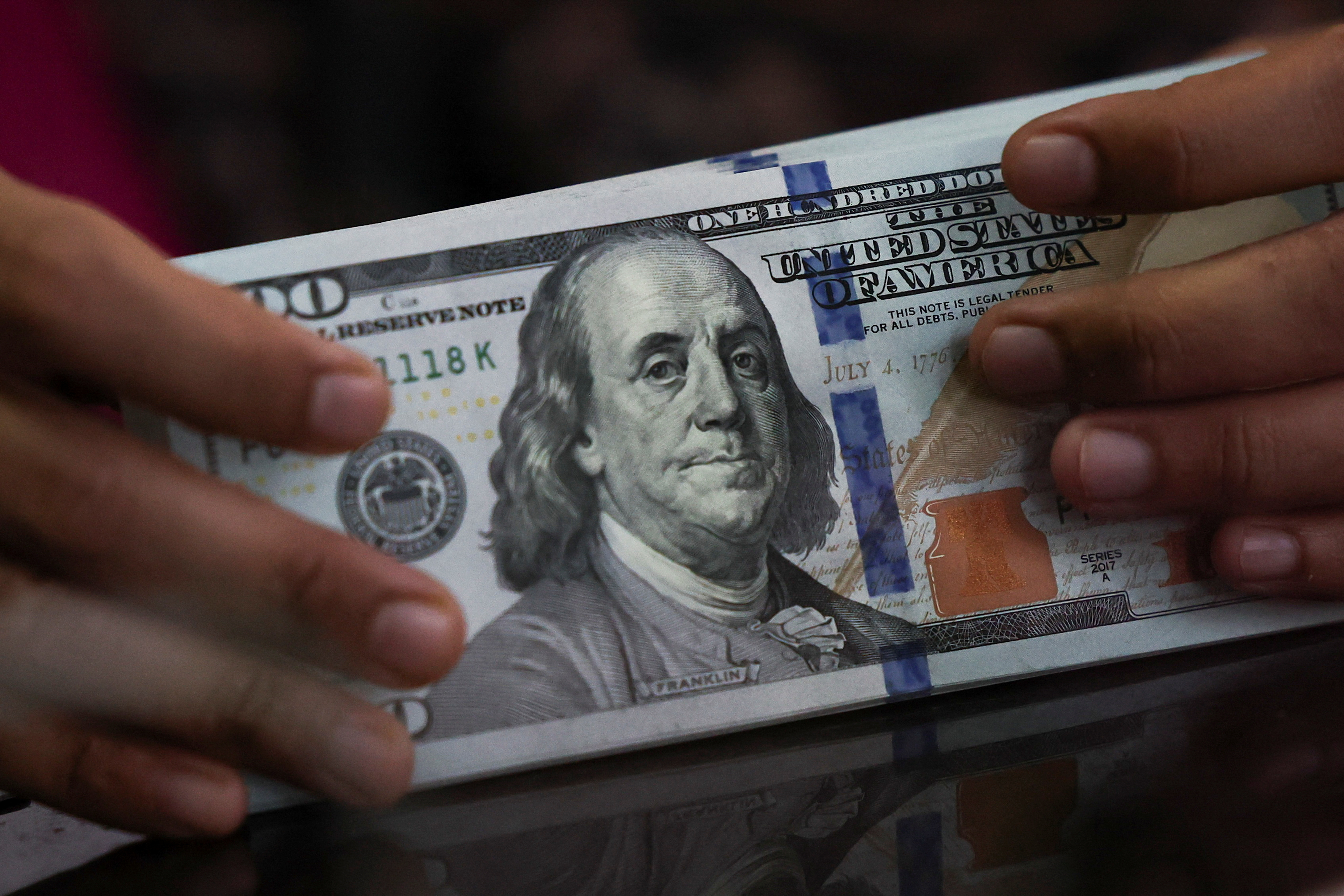 El d&oacute;lar oper&oacute; estable y la brecha con el techo de la banda cambiaria es la m&aacute;s amplia en dos meses