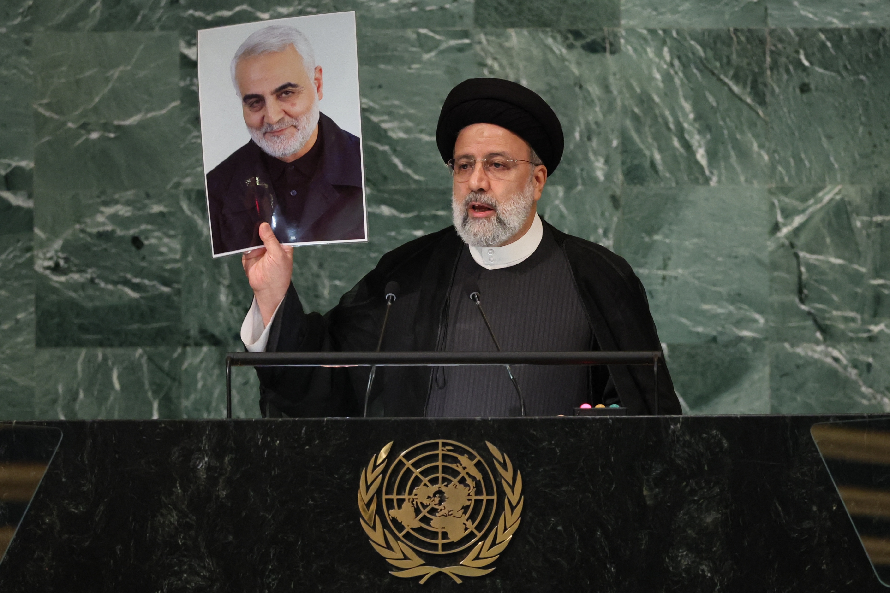 El presidente de Irán, Ebrahim Raisi, se dirige a la Asamblea General de las Naciones Unidas (REUTERS/Brendan McDermid))