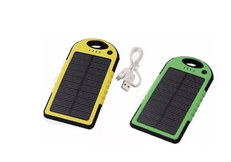 Los cargadores portátil solares son otra alternativa en caso de que sea necesario cargar un celular en la calle.