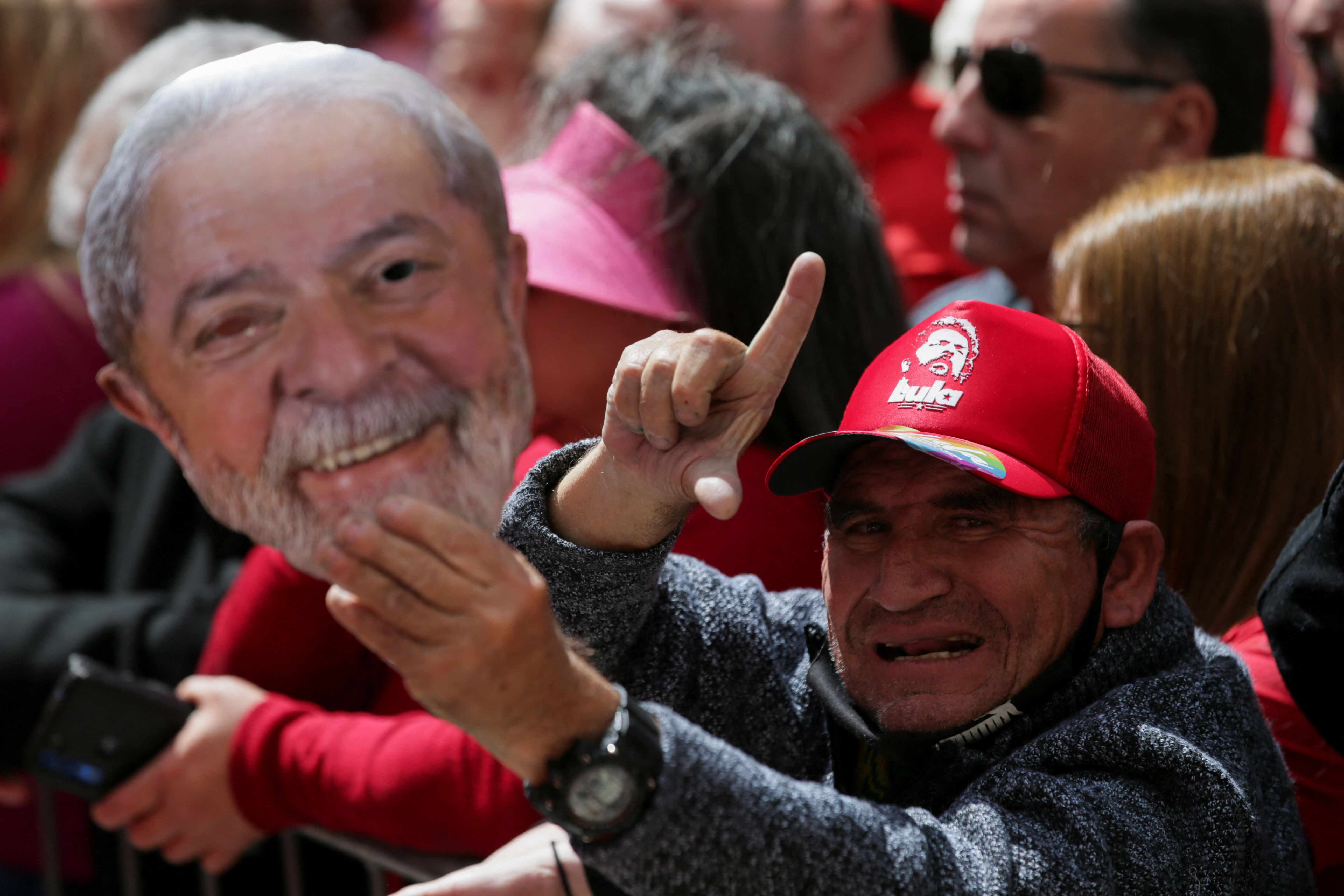 Un seguidor de Lula en Curitiba (REUTERS/Rodolfo Buhrer)