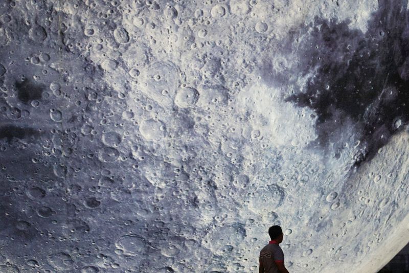 ¿Cuál será el próximo "gran paso para la humanidad" en materia de exploración espacial? Para el astrofísico y cosmólogo Joseph Silk, la migración espacial. 