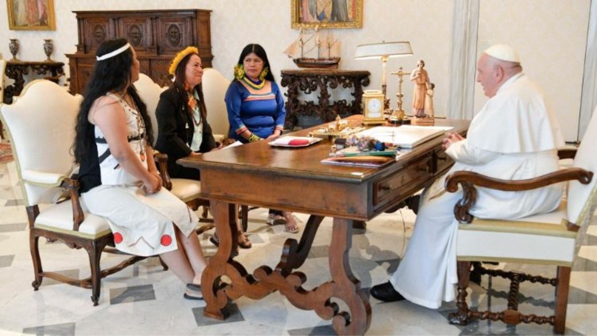 Papa Francisco recibió hoy a mujeres indígenas de la Amazonía