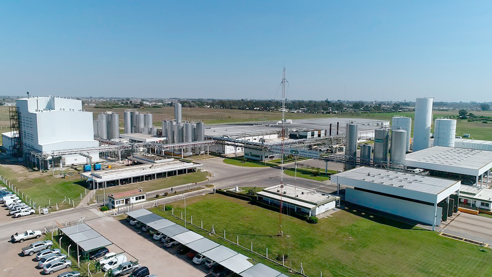 Todas las fotos de la tragedia en José C. Paz que dejó a tres chicos huérfanos: a la nena la operan este jueves